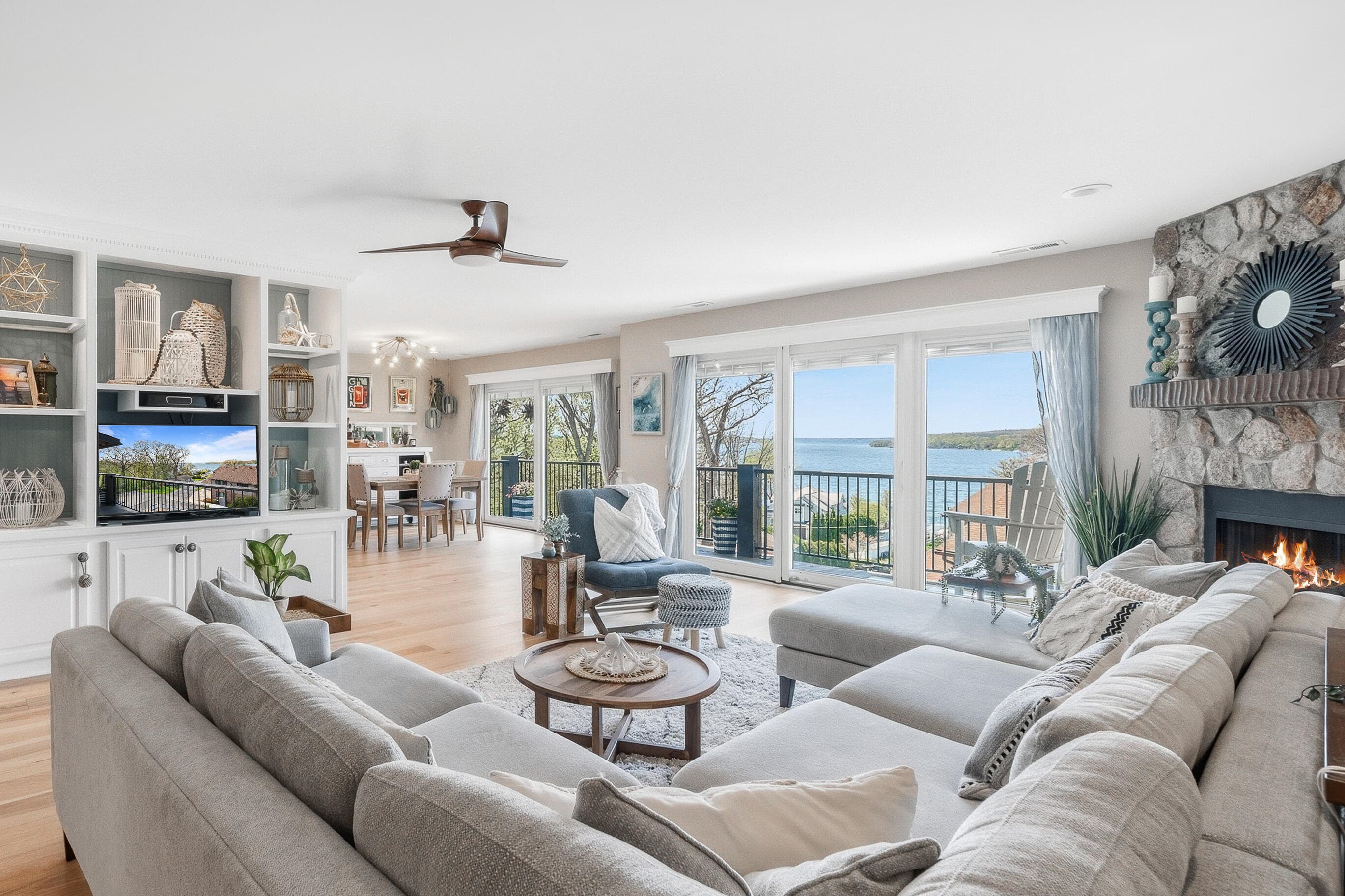 1070 S Lake Shore Dr, Lake Geneva, Wisconsin