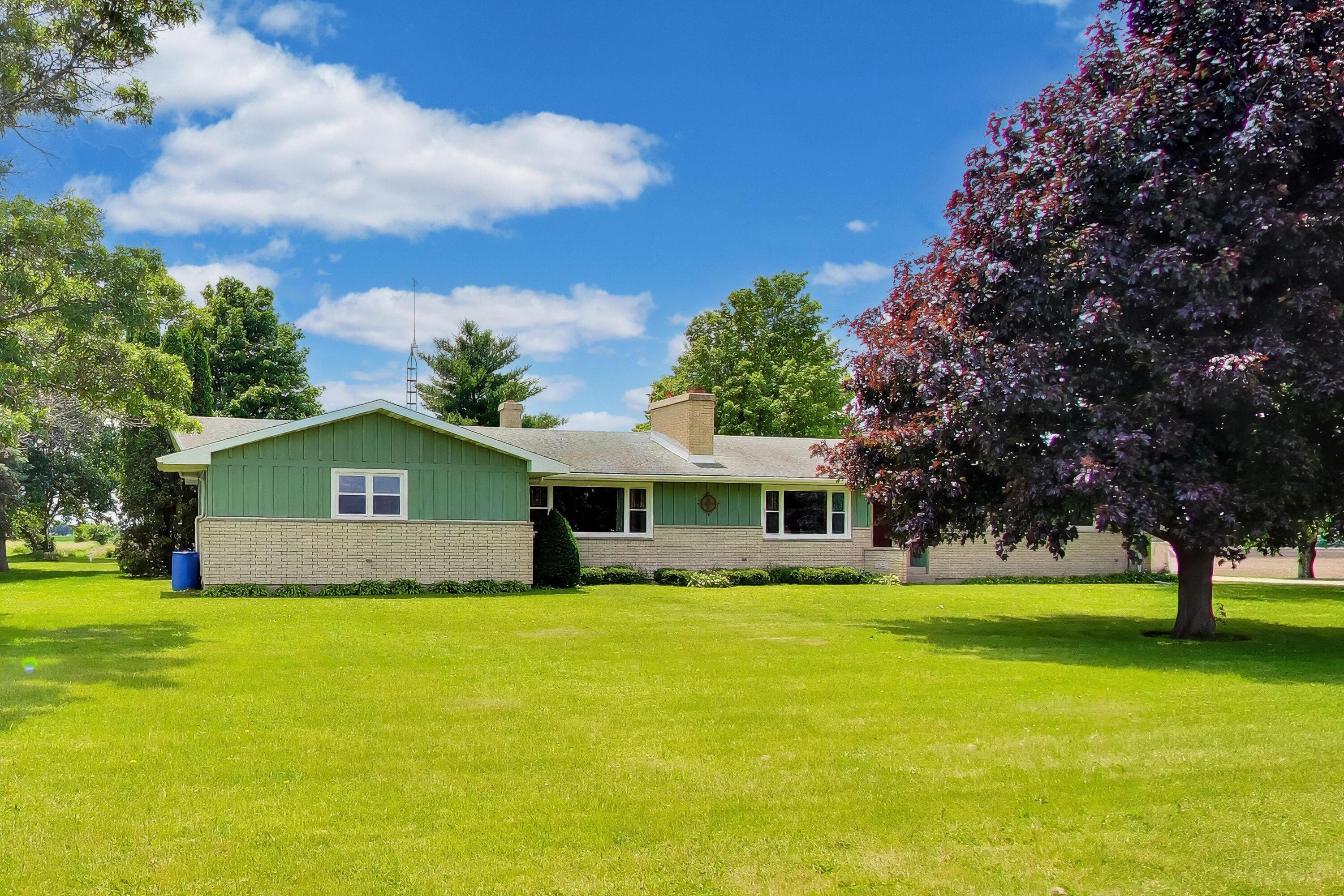 W6711 Highway 67, Walworth, Wisconsin