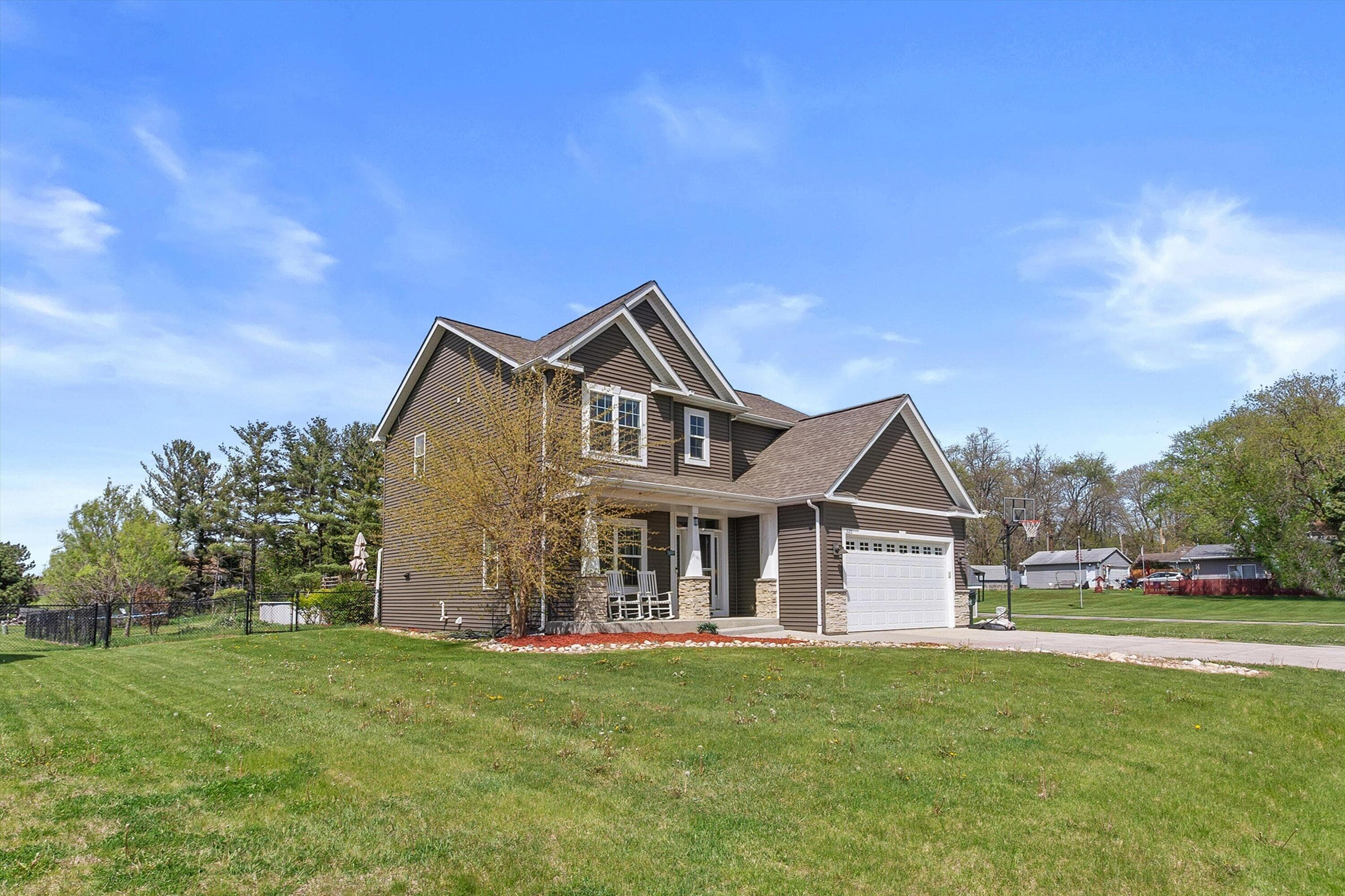 320 W Hunt Ave, Twin Lakes, Wisconsin