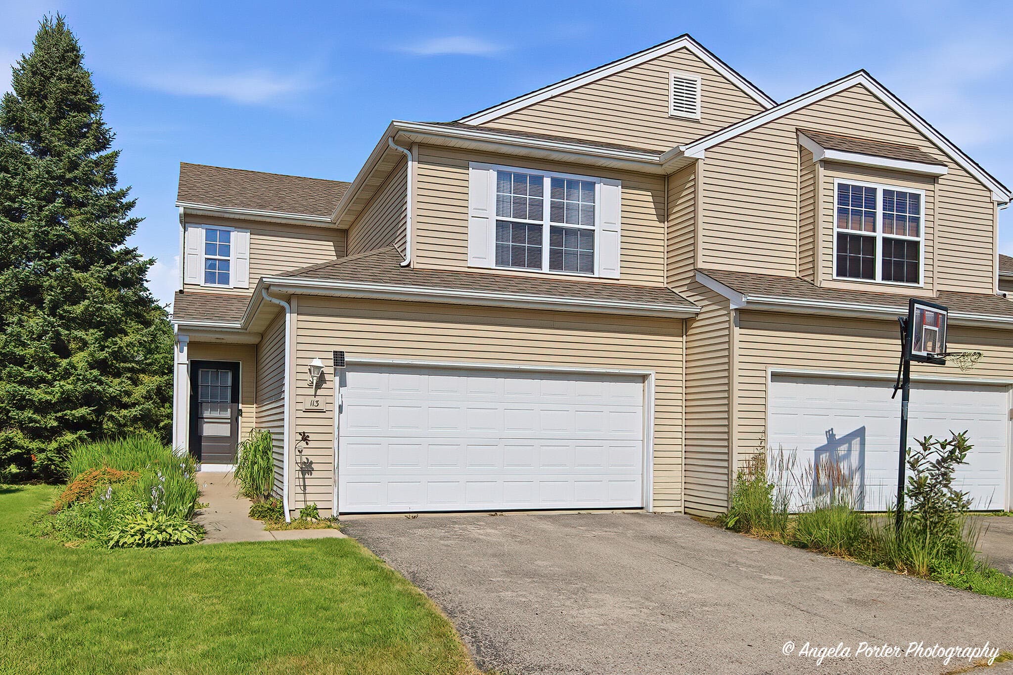 1400 Hunters Ridge Dr, Genoa City, Wisconsin