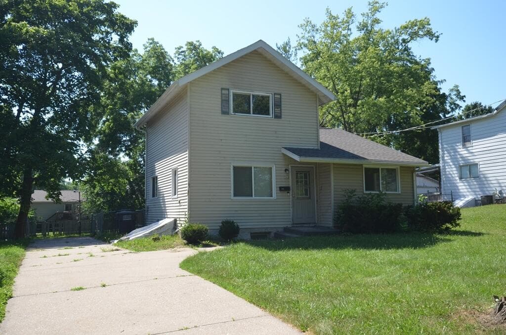 562 S Franklin St, Whitewater, Wisconsin