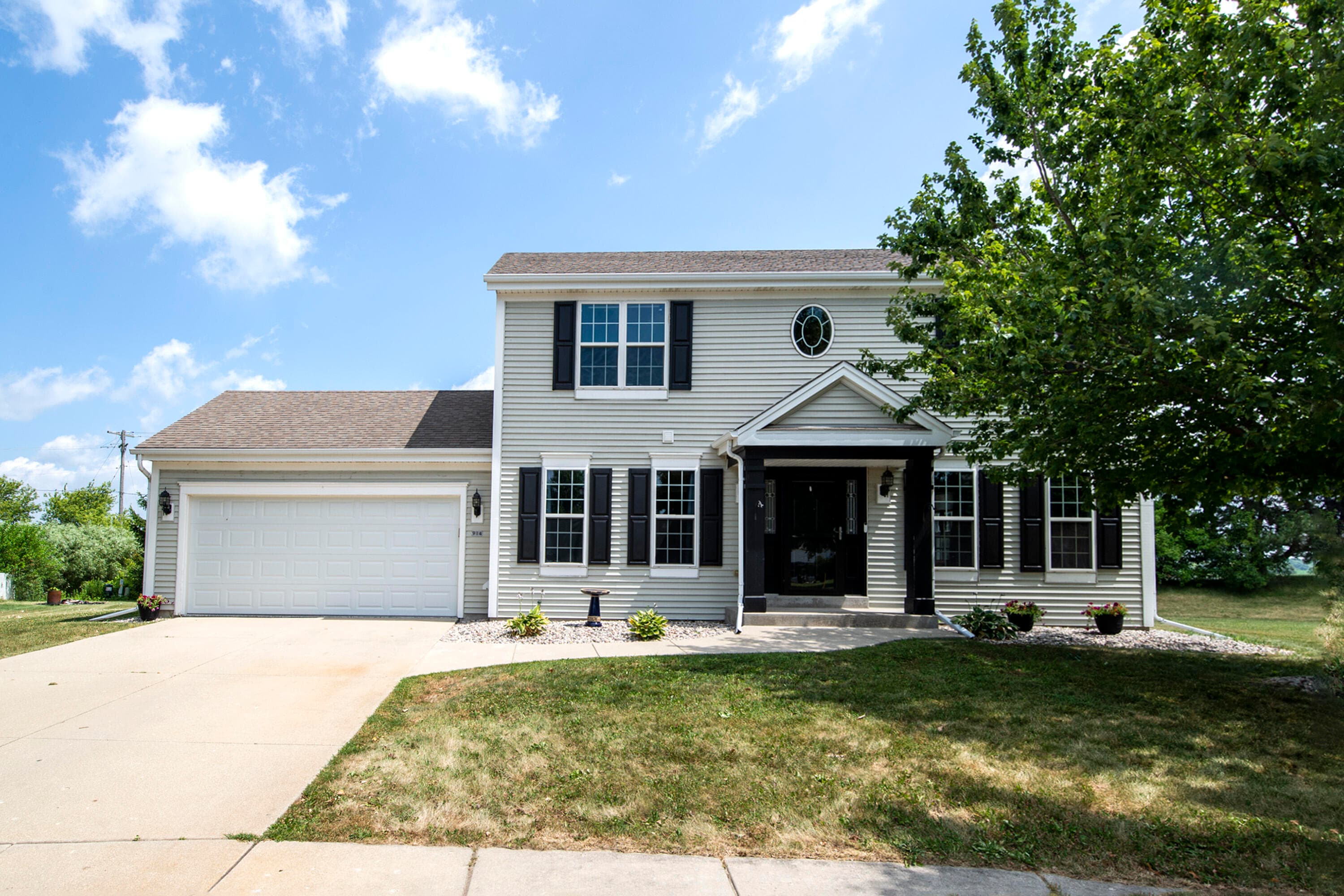 914 Michael Ct, Elkhorn, Wisconsin