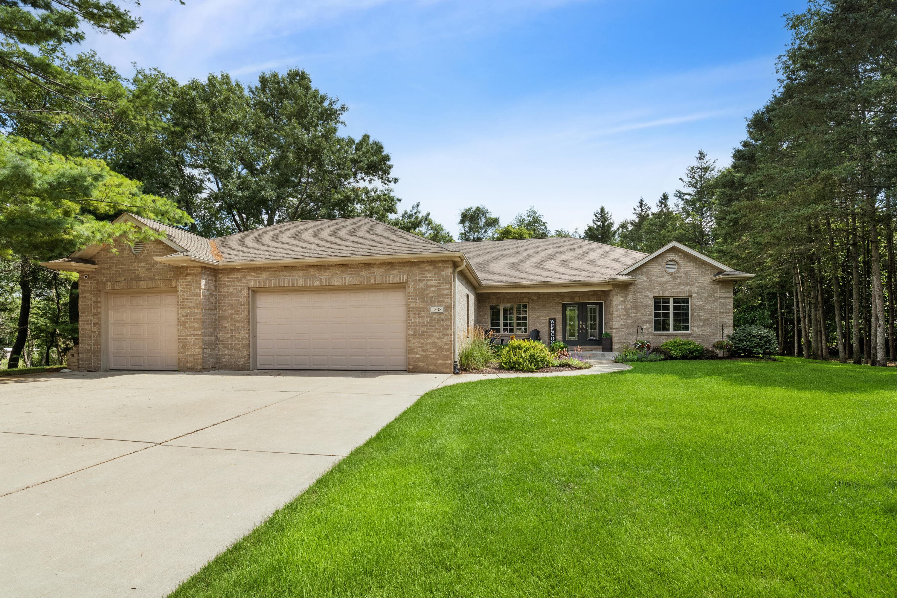 1232 Peregrine Ct, Burlington, Wisconsin, 53105