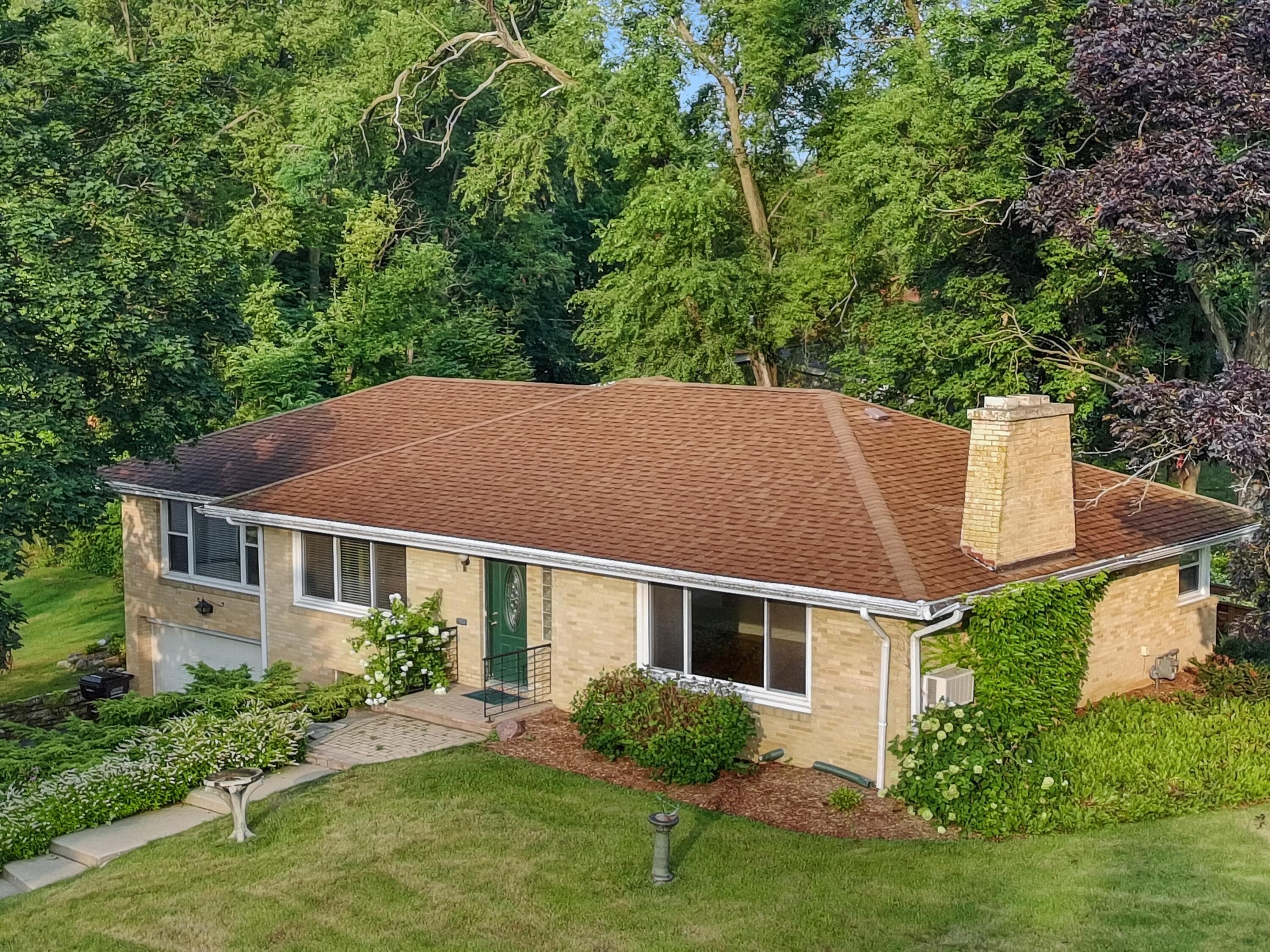 130 Sky Ln, Lake Geneva, Wisconsin