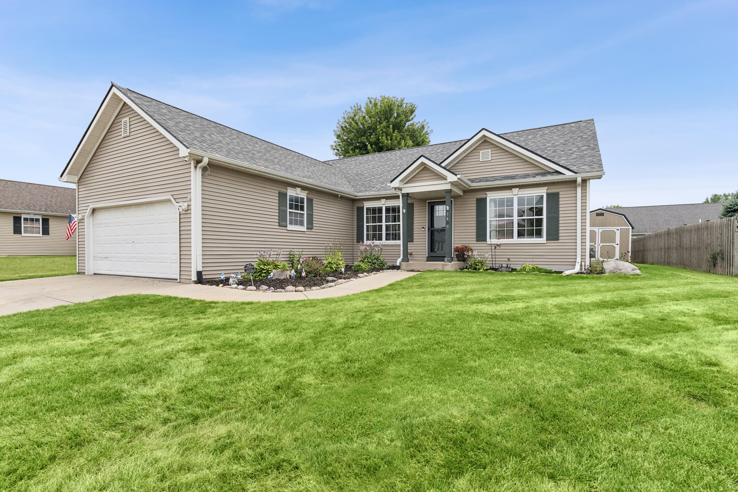 1409 E Pinecrest Ln, Elkhorn, Wisconsin