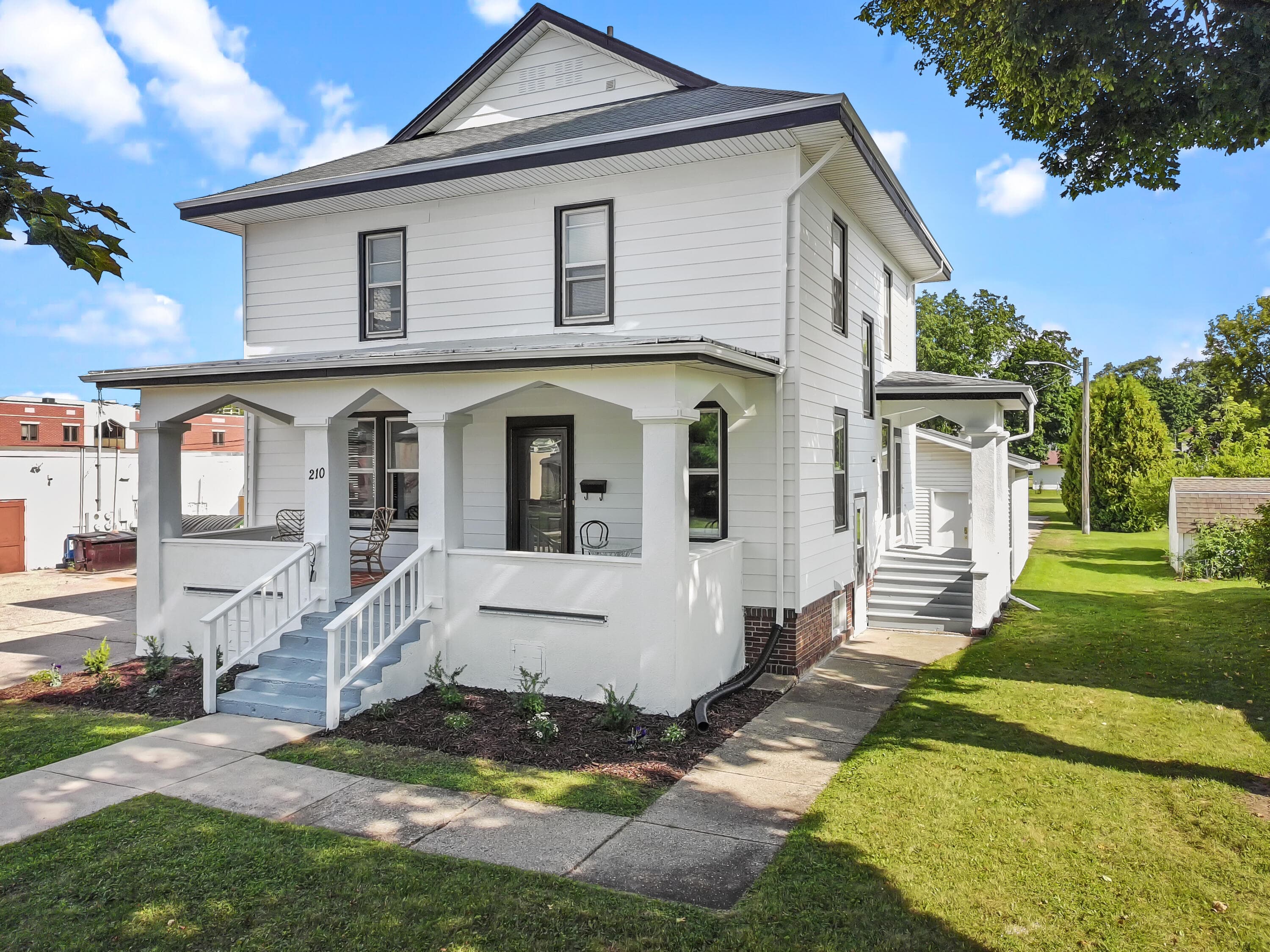 210 E Walworth St, Elkhorn, Wisconsin