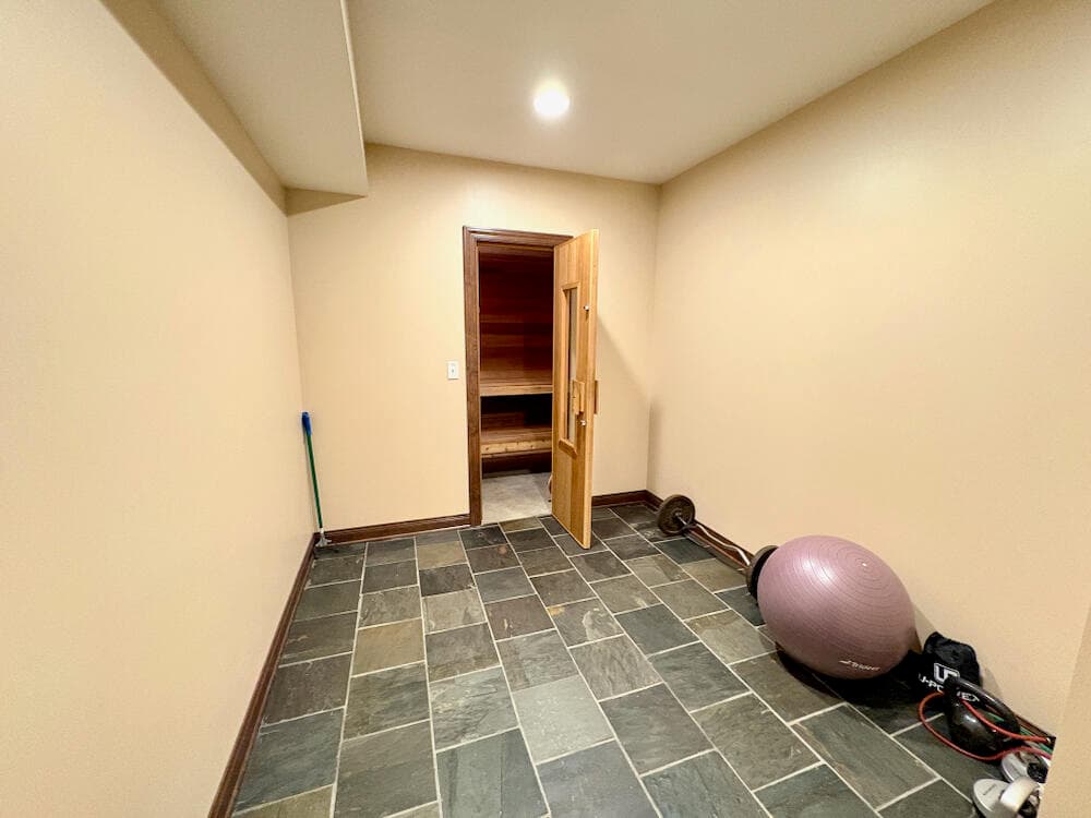 Photo 33