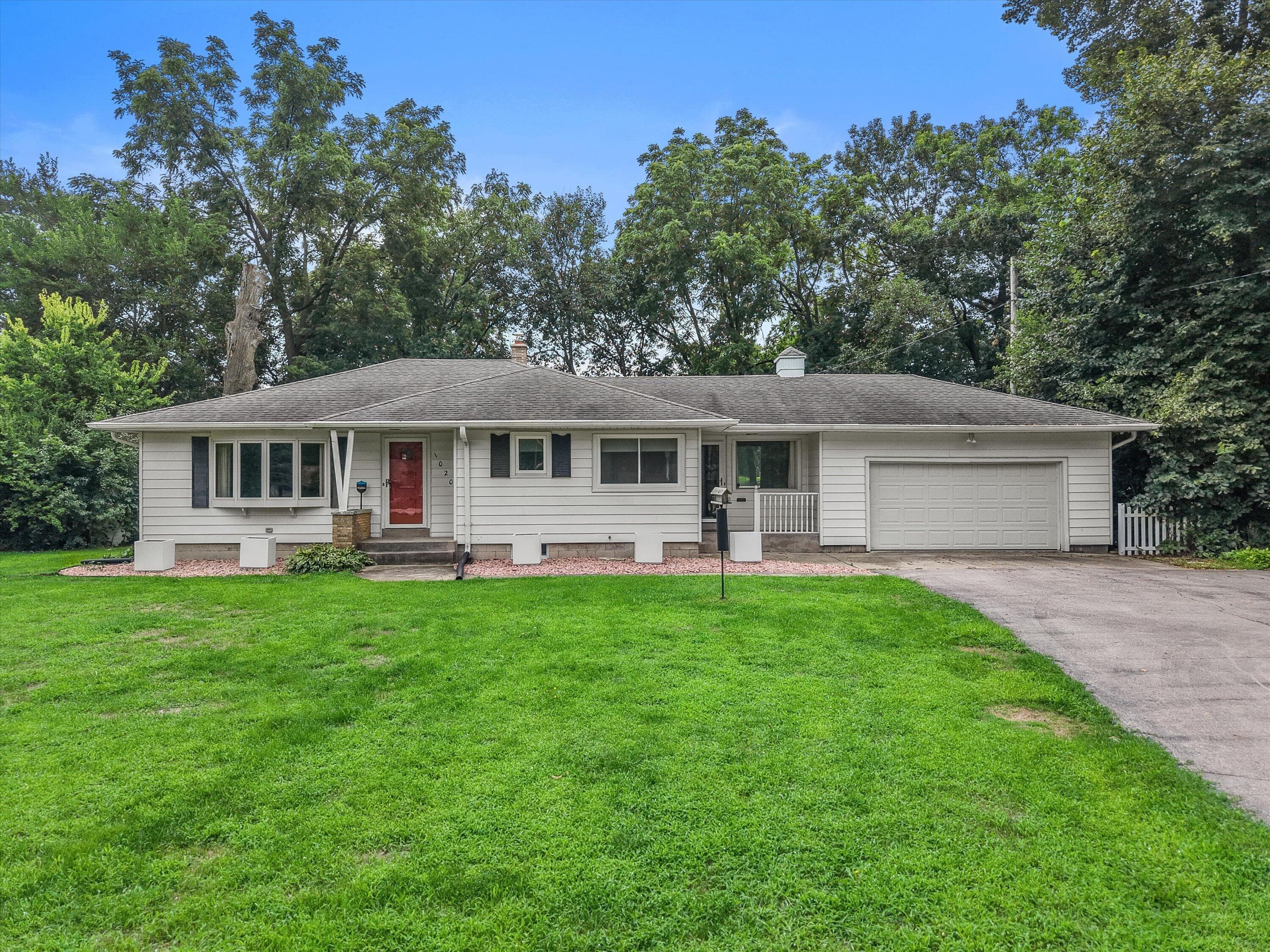 10205 W Grange Ave, Hales Corners, Wisconsin