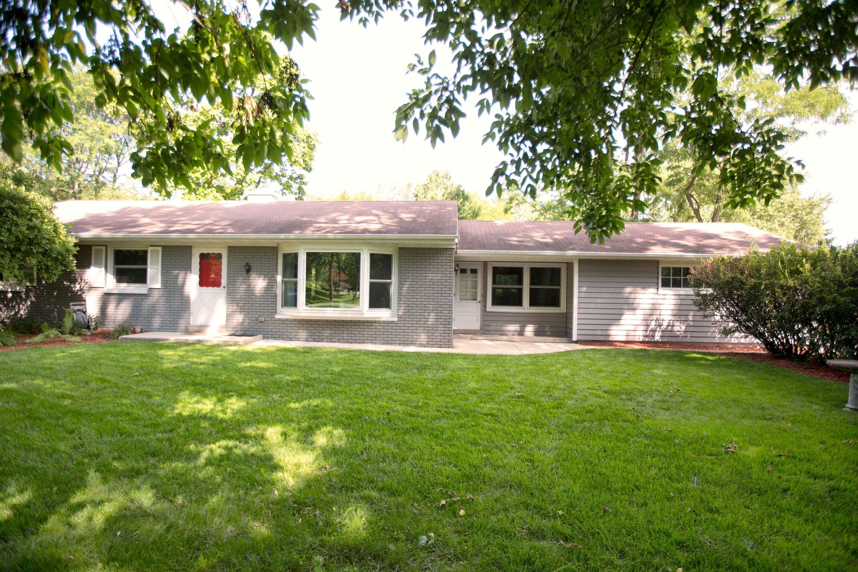 11800 Timberline Ln, Hales Corners, Wisconsin