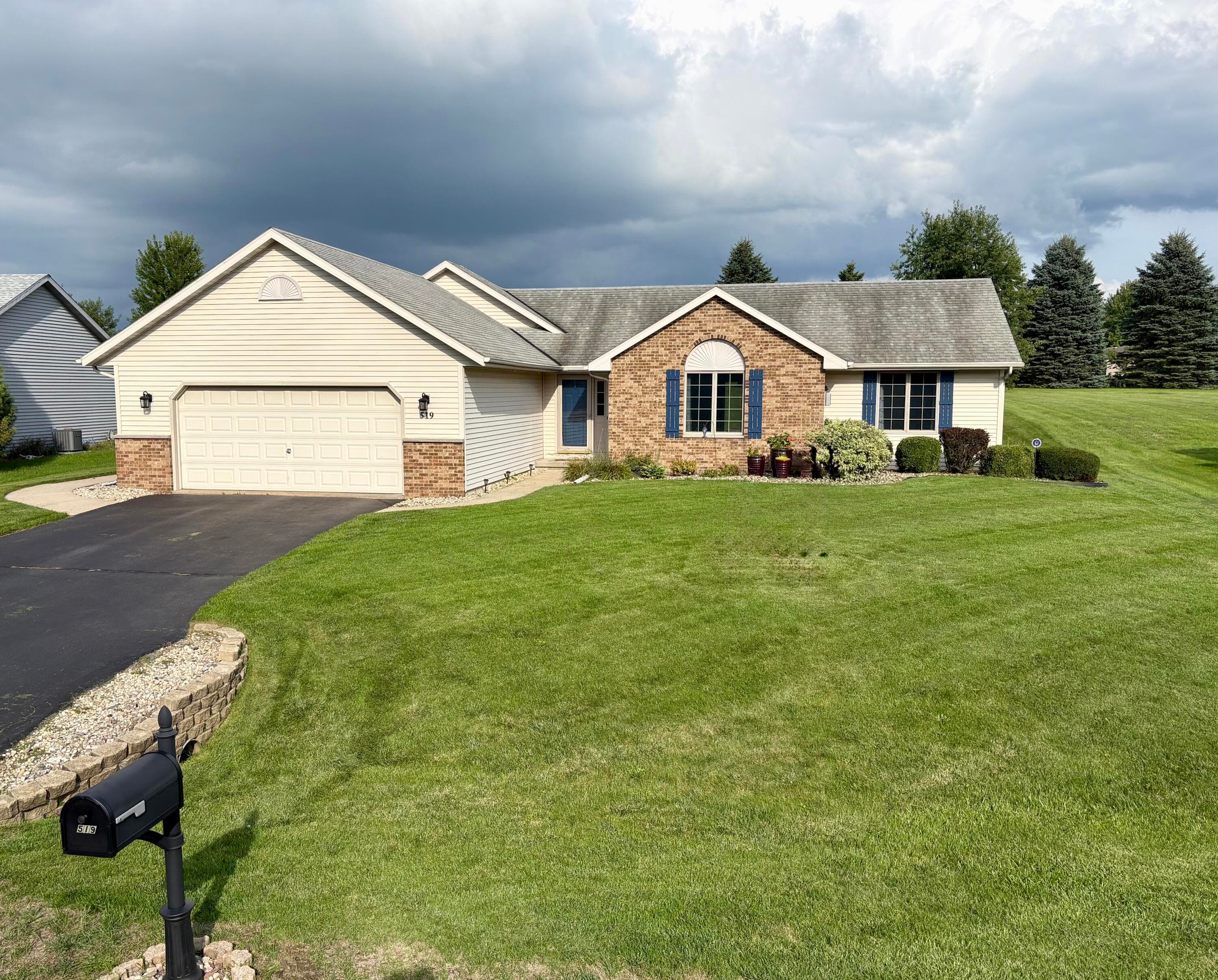 519 Danielson Dr, Darien, Wisconsin, 53114