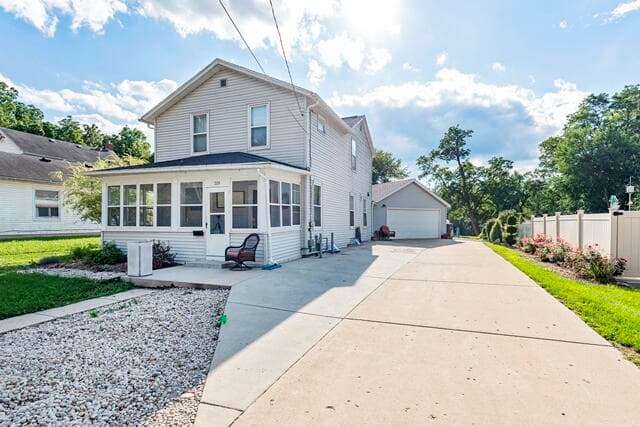 320 N Jefferson St, Whitewater, Wisconsin