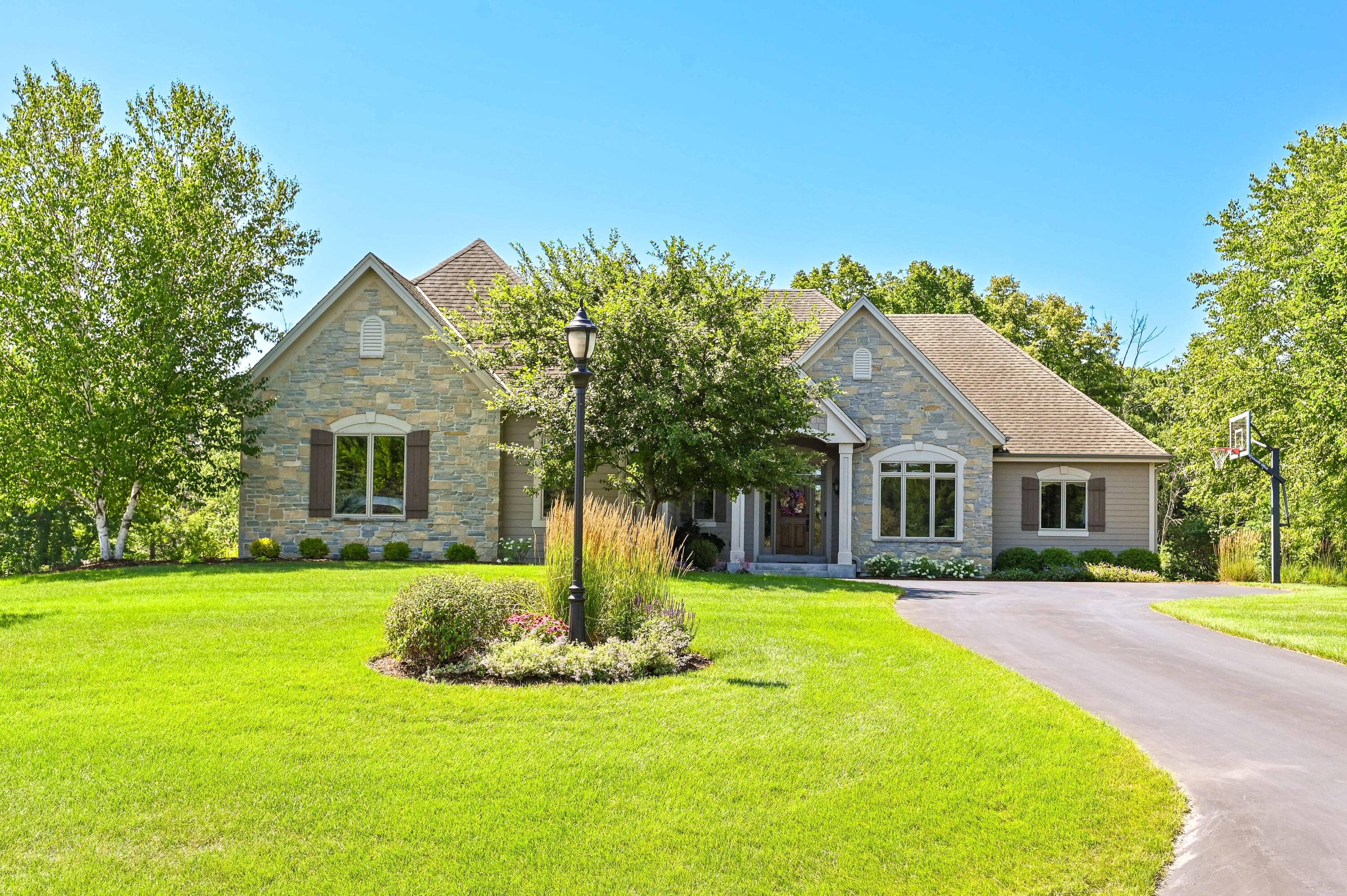 1555 Behrens Dr, Cedarburg, Wisconsin