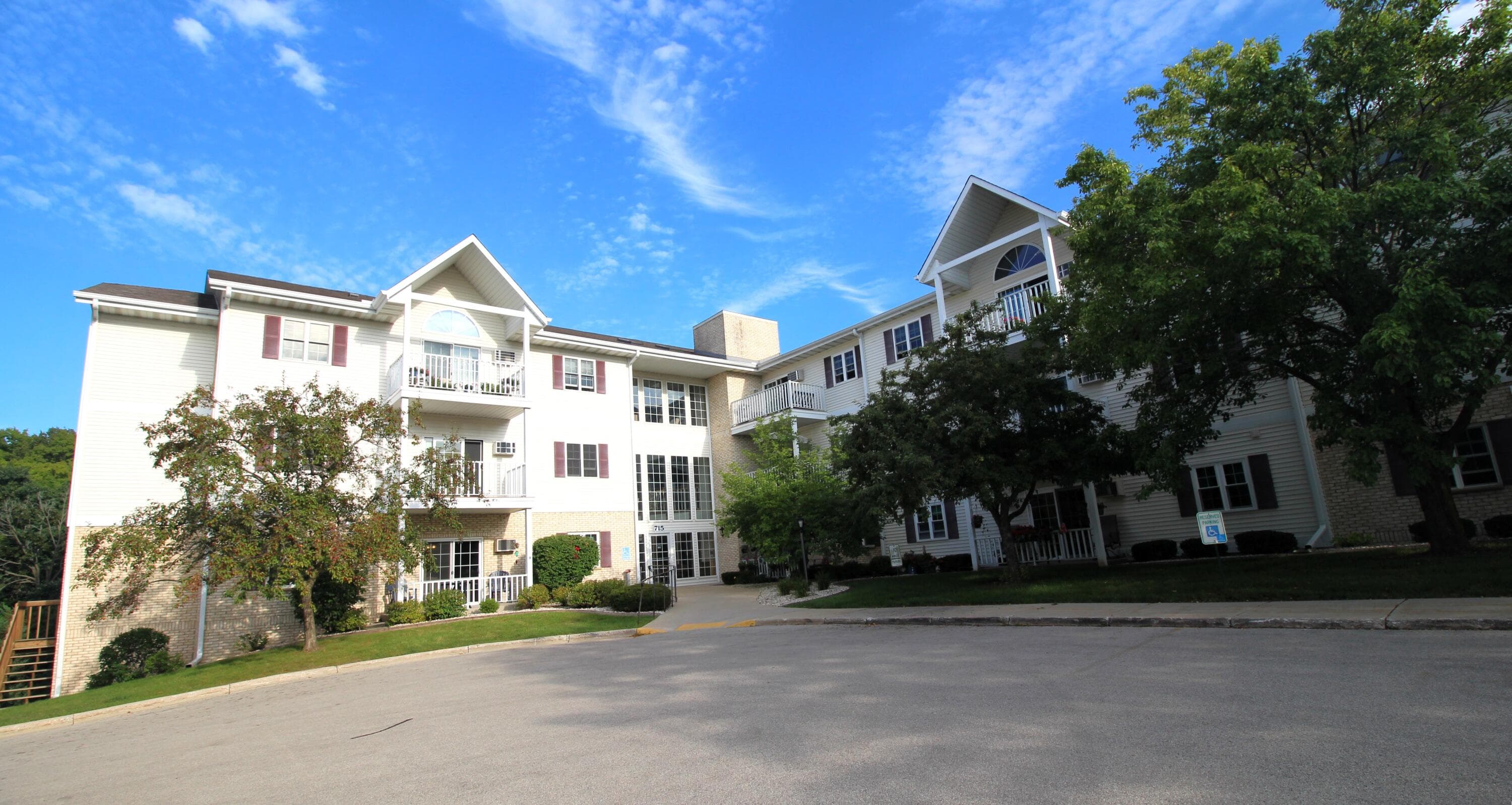 715 Canterberry Ct, West Bend, Wisconsin