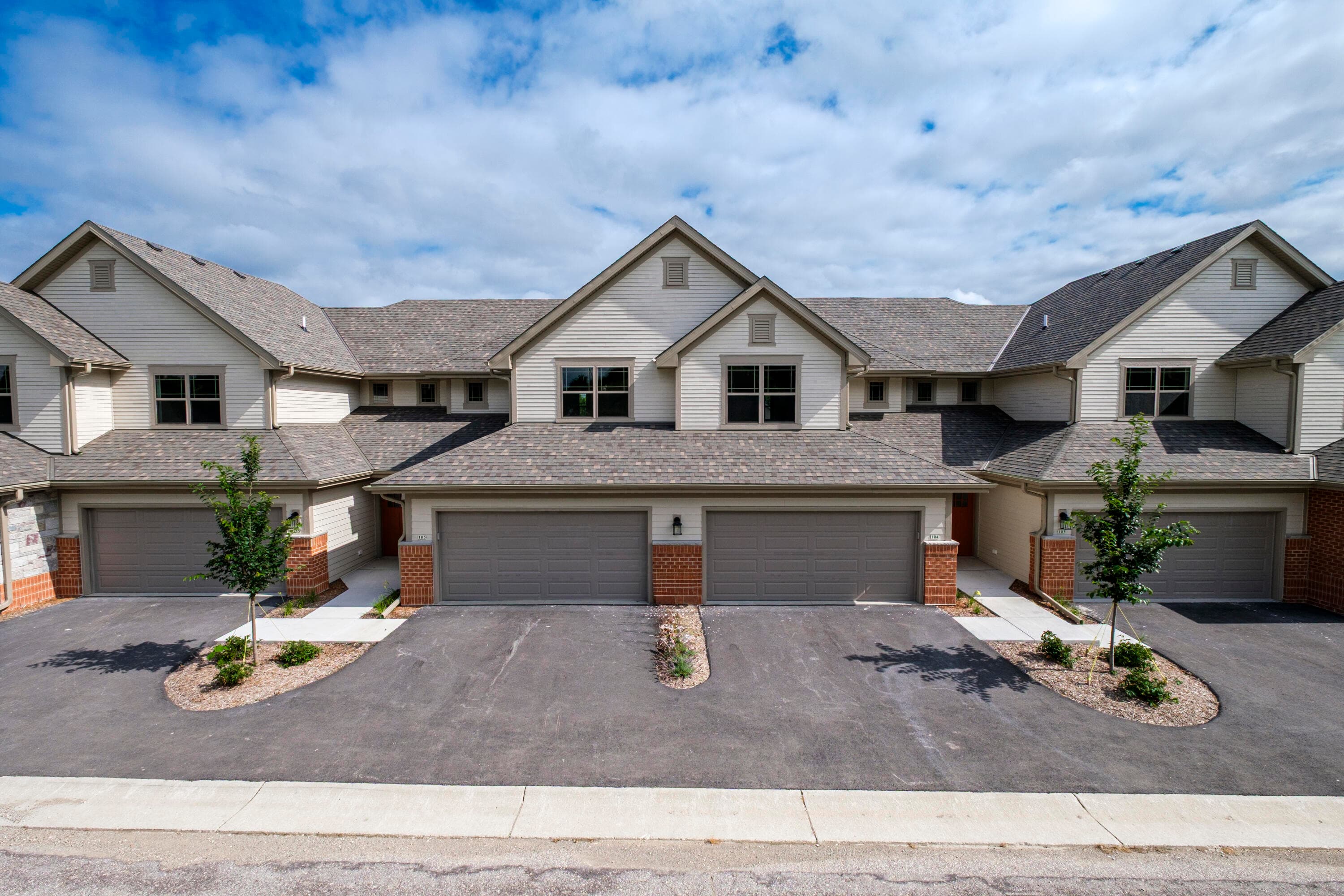 255 Aerie Cir, Brookfield, Wisconsin