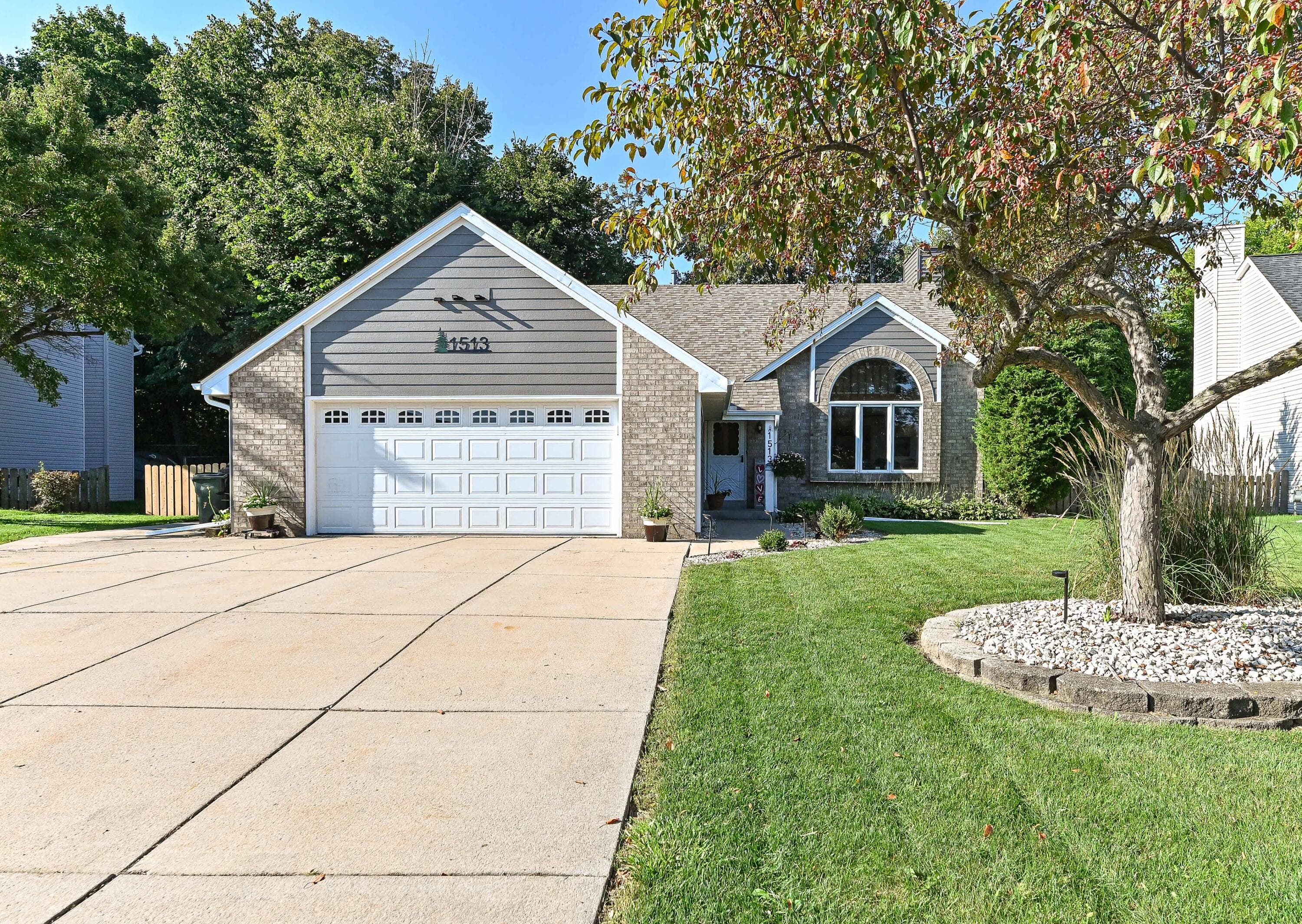 1513 Blakewood Ct, South Milwaukee, Wisconsin