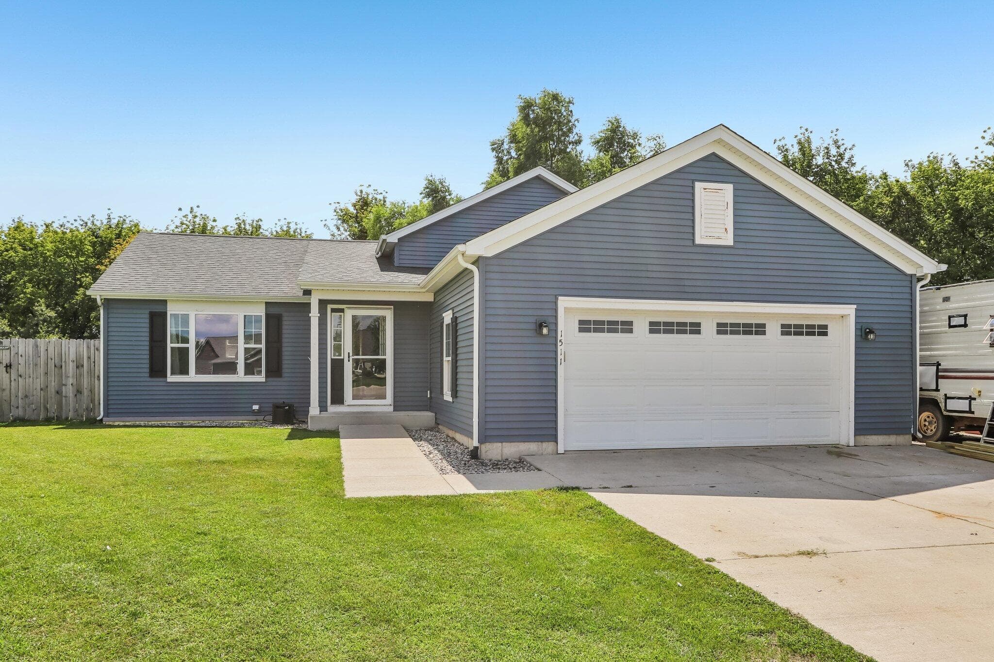 1511 E Longneedle Ln, Elkhorn, Wisconsin