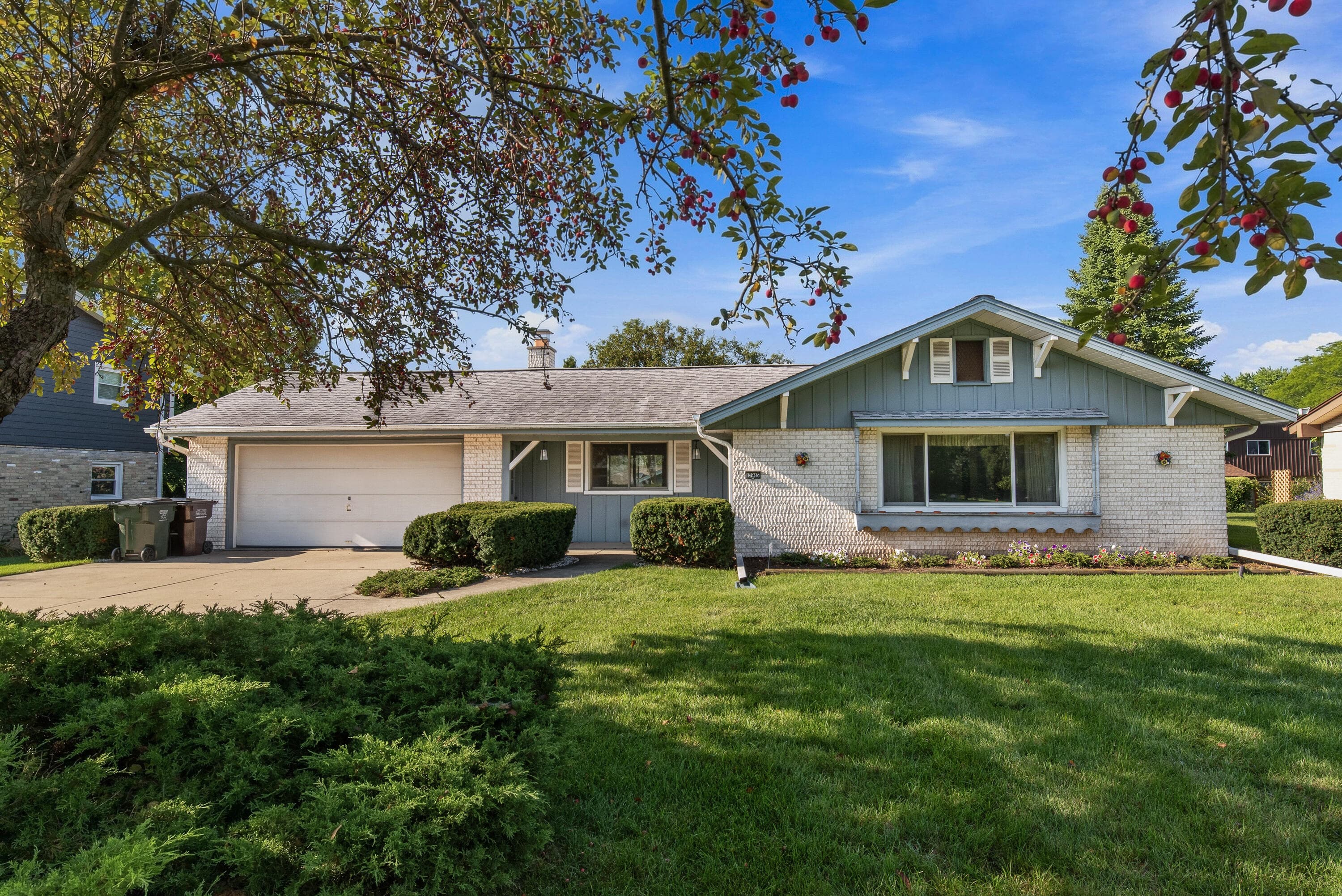 12945 W Brentwood Dr, New Berlin, Wisconsin