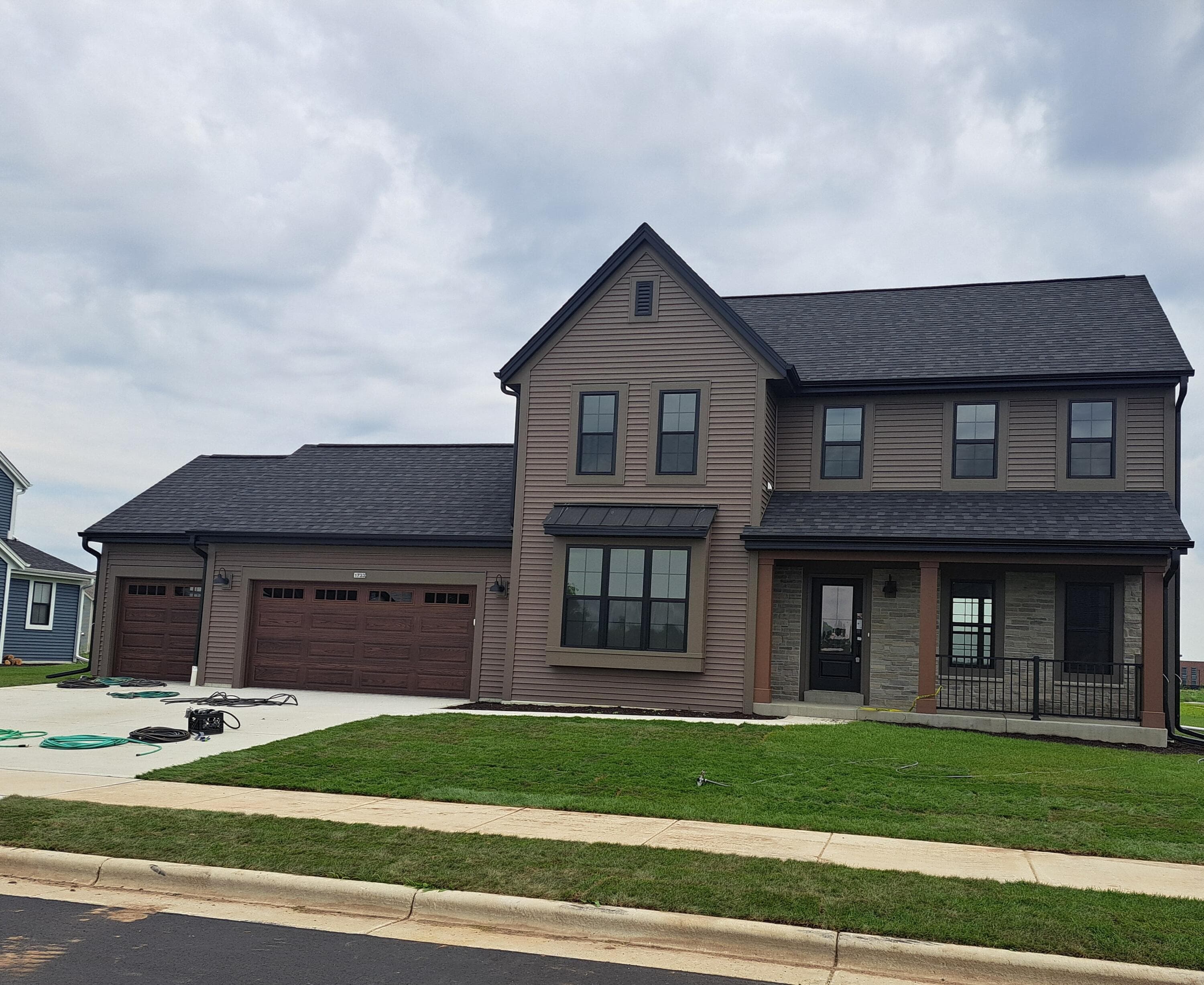 1733 Hammock Ln, Oconomowoc, Wisconsin