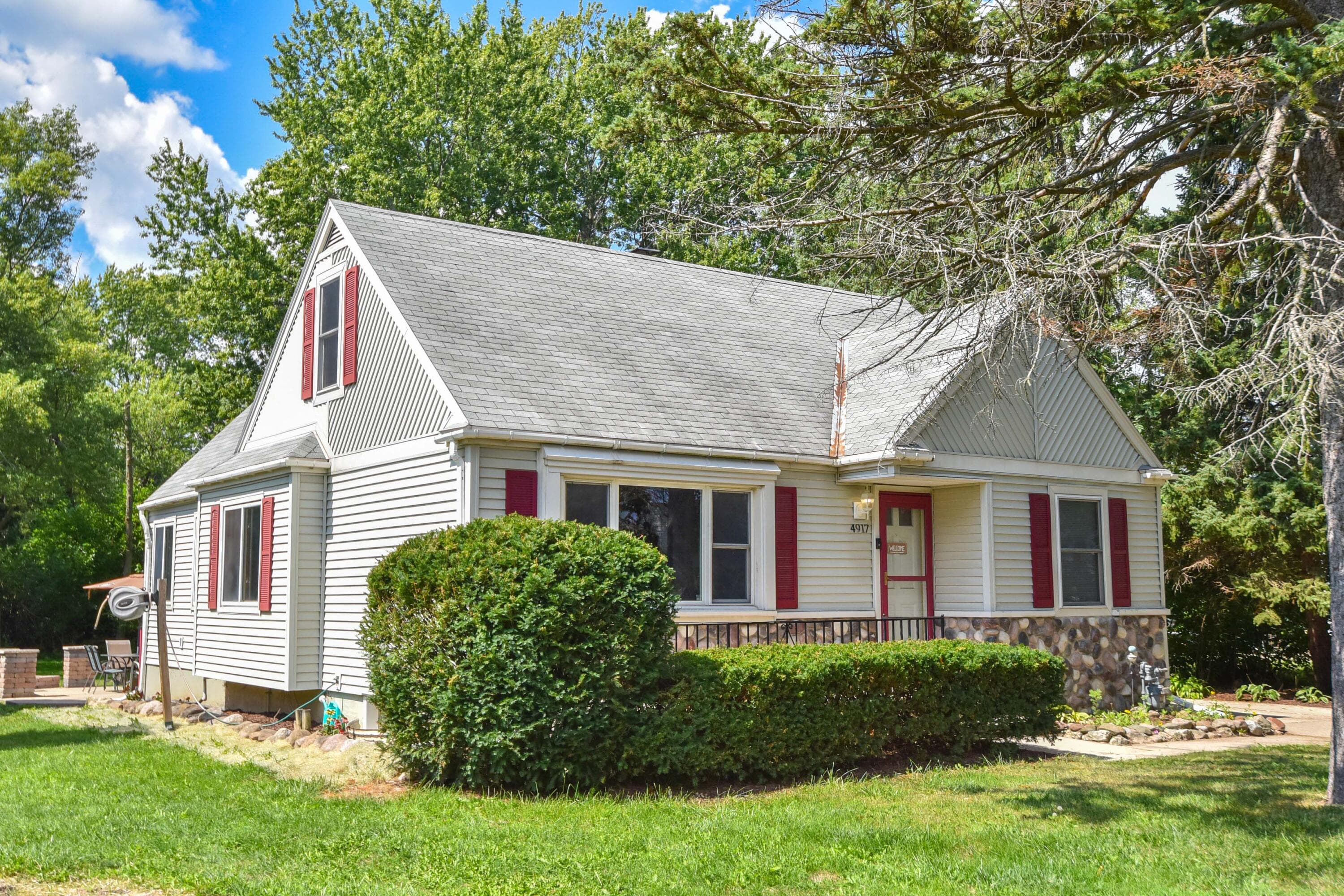 4917 S 28th St, Greenfield, Wisconsin