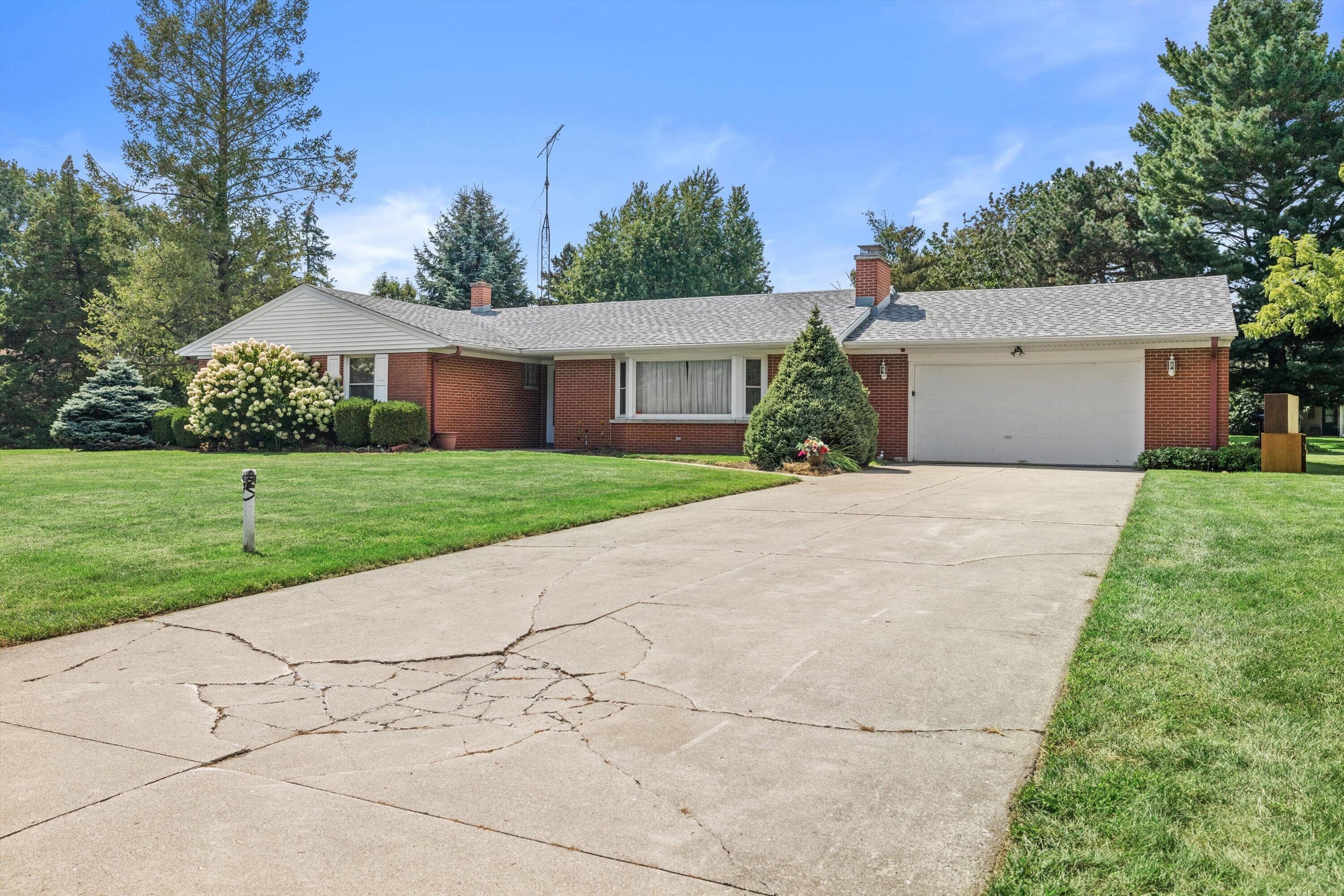 3628 Country Ln, Racine, Wisconsin