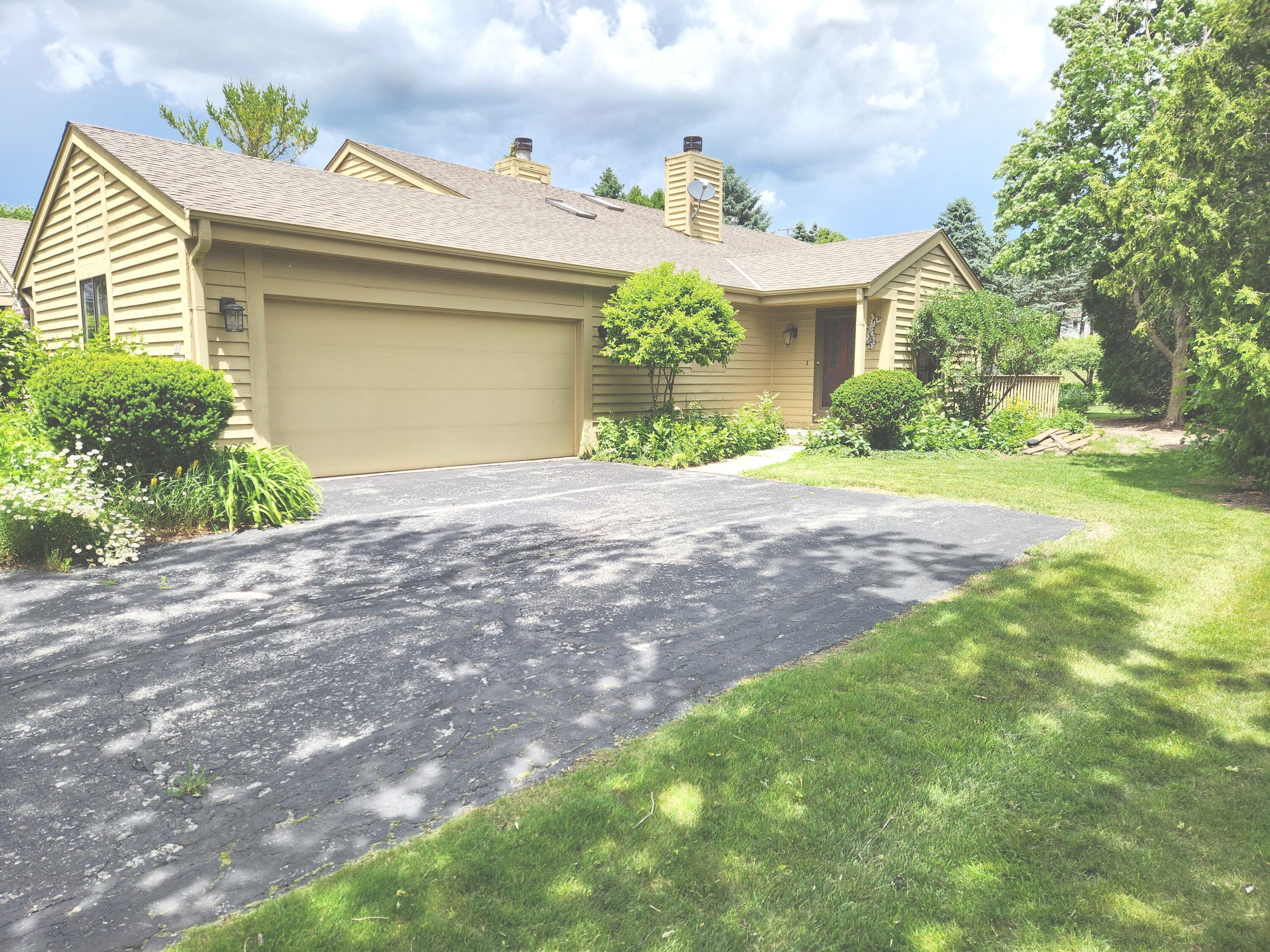 N80W13596 River Park Dr, Menomonee Falls, Wisconsin, 53051
