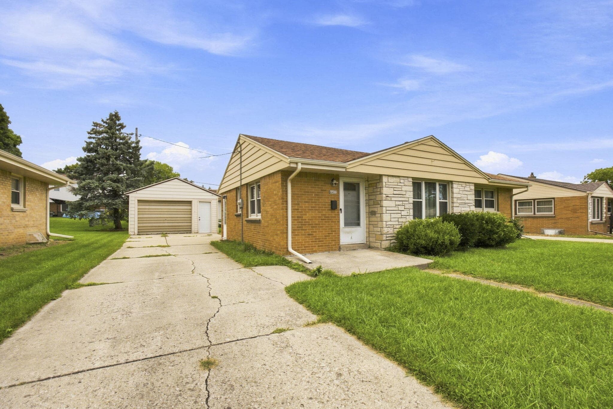 4453 S 66th St, Greenfield, Wisconsin