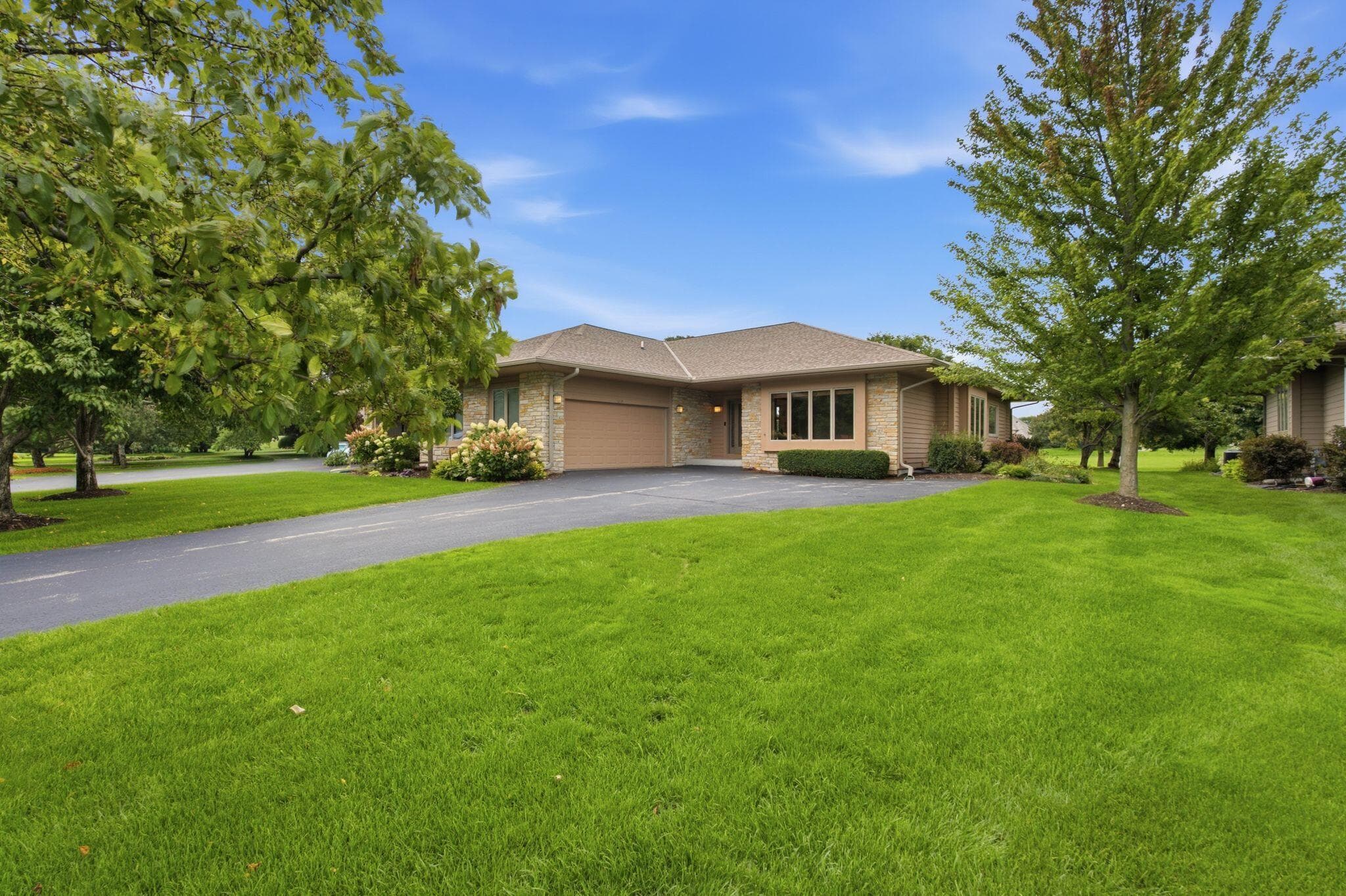 1209 E Sweetbriar Ln, Hartland, Wisconsin, 53029