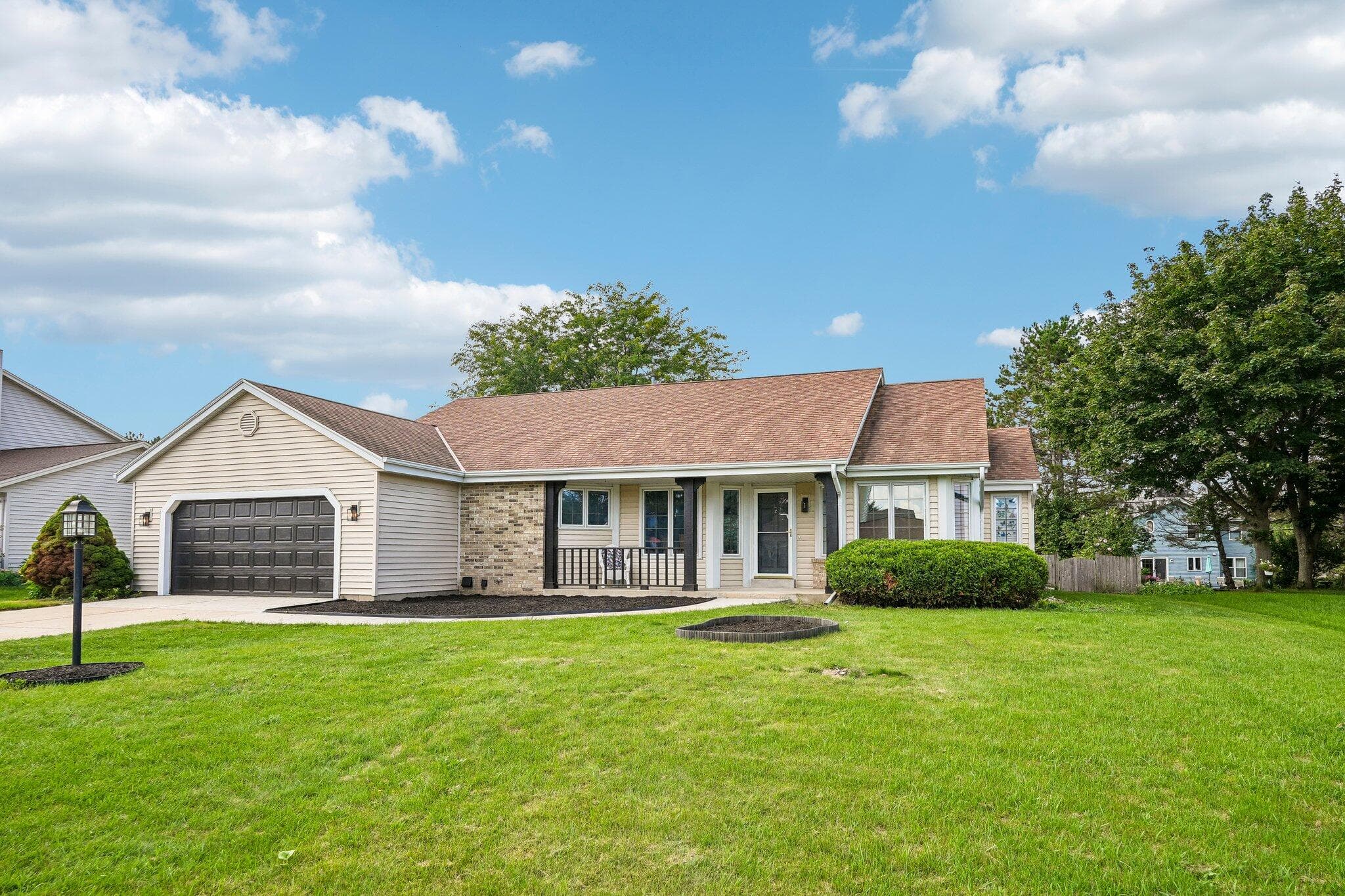 4035 S Avon Dr, New Berlin, Wisconsin