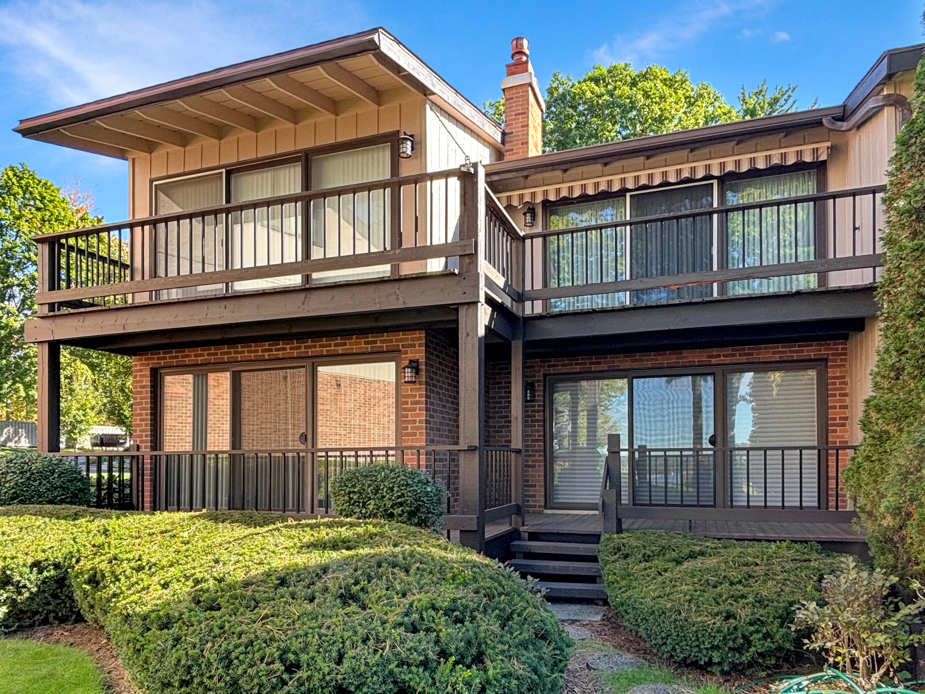 1070 S Lake Shore Dr, Lake Geneva, Wisconsin