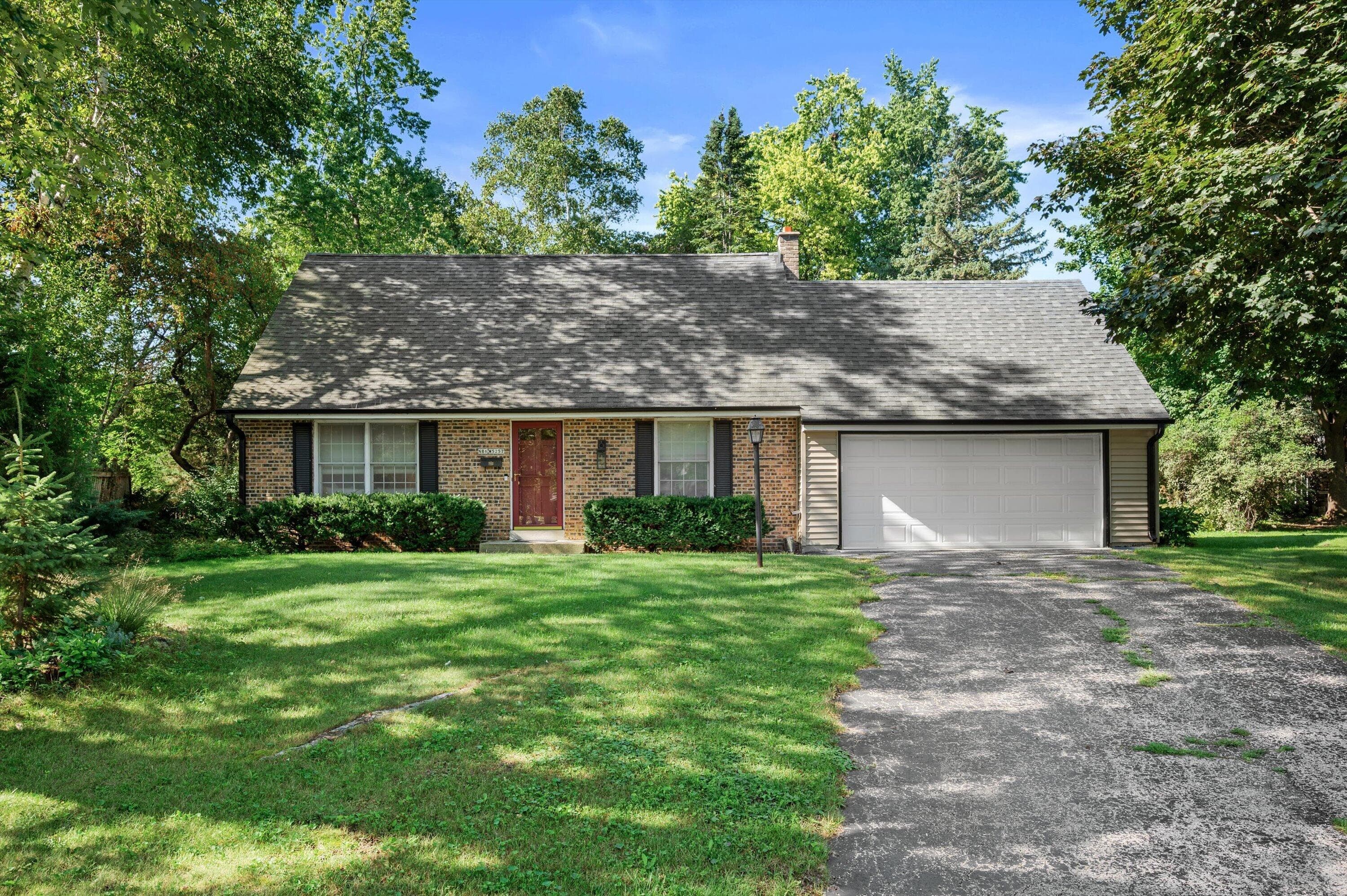 N86W5257 Covington Sq, Cedarburg, Wisconsin