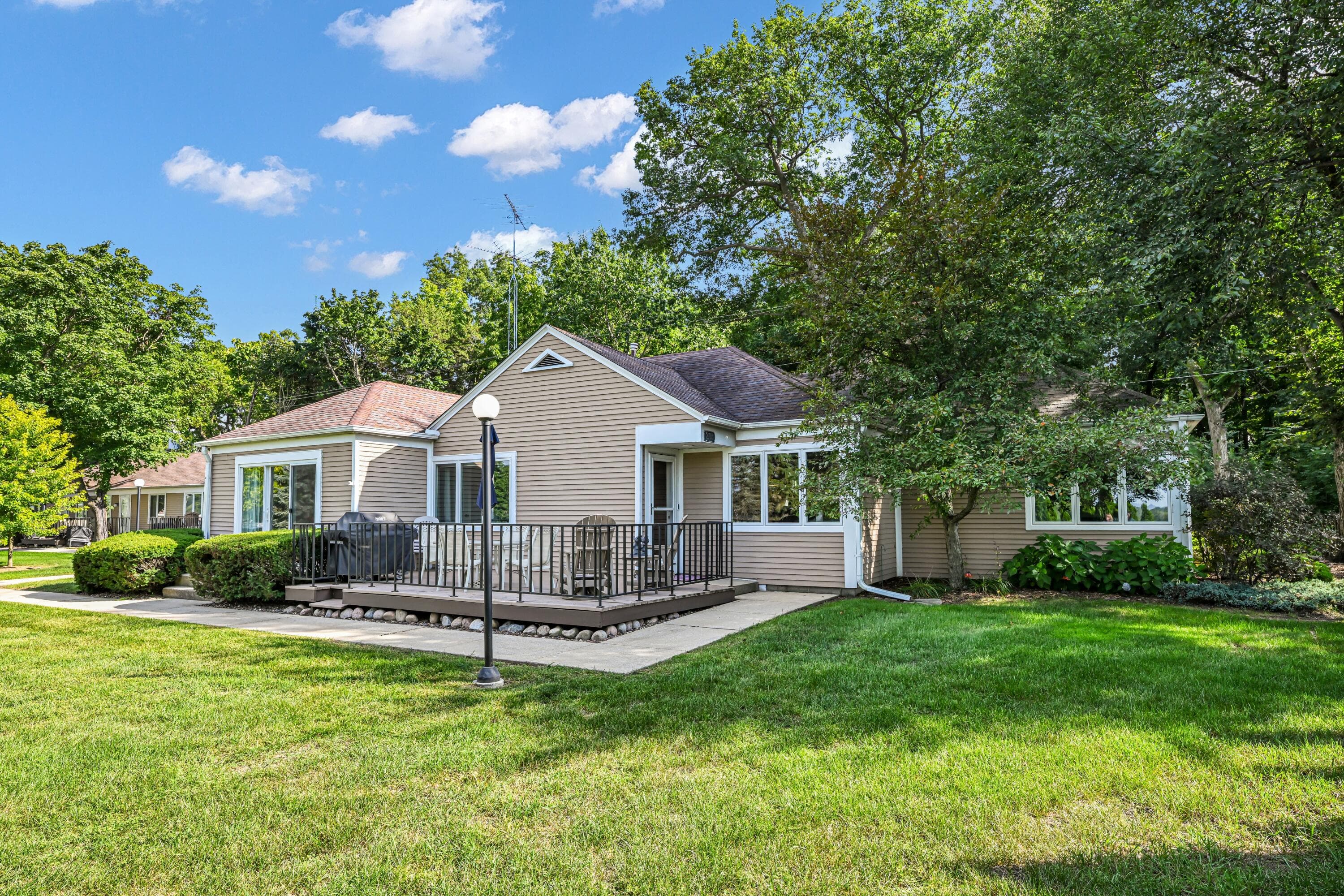 2701 S Browns Lake Dr, Burlington, Wisconsin