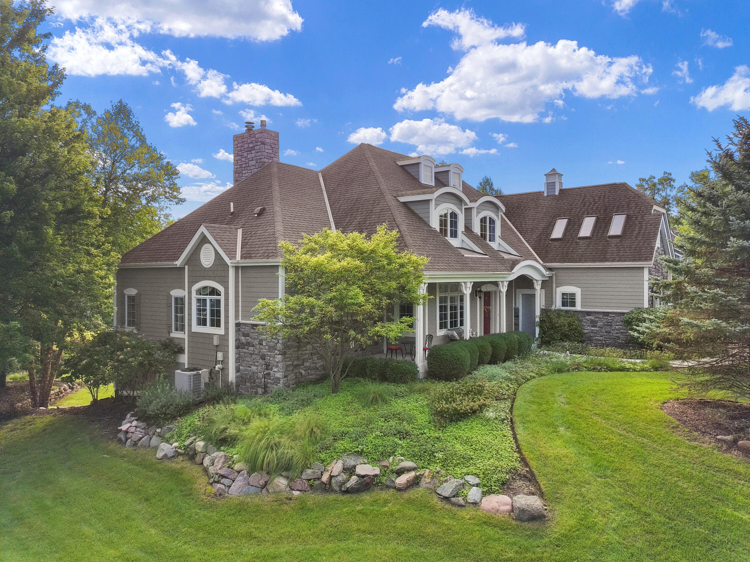 1835 Hickory Hill, Geneva, Wisconsin