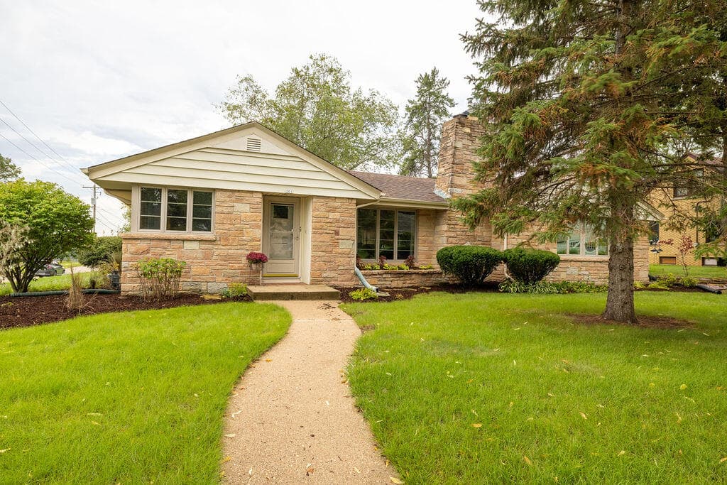 201 Gardner Ave, Burlington, Wisconsin