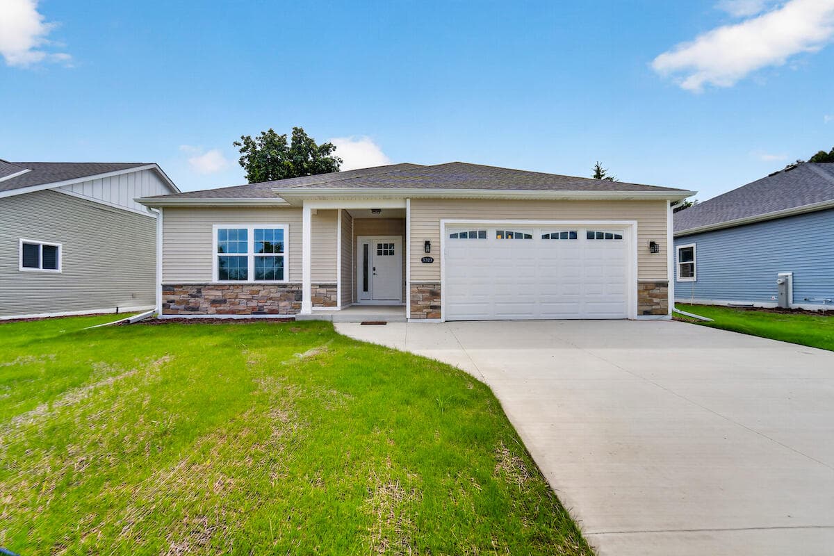 5323 Emstan Hills Rd, Racine, Wisconsin