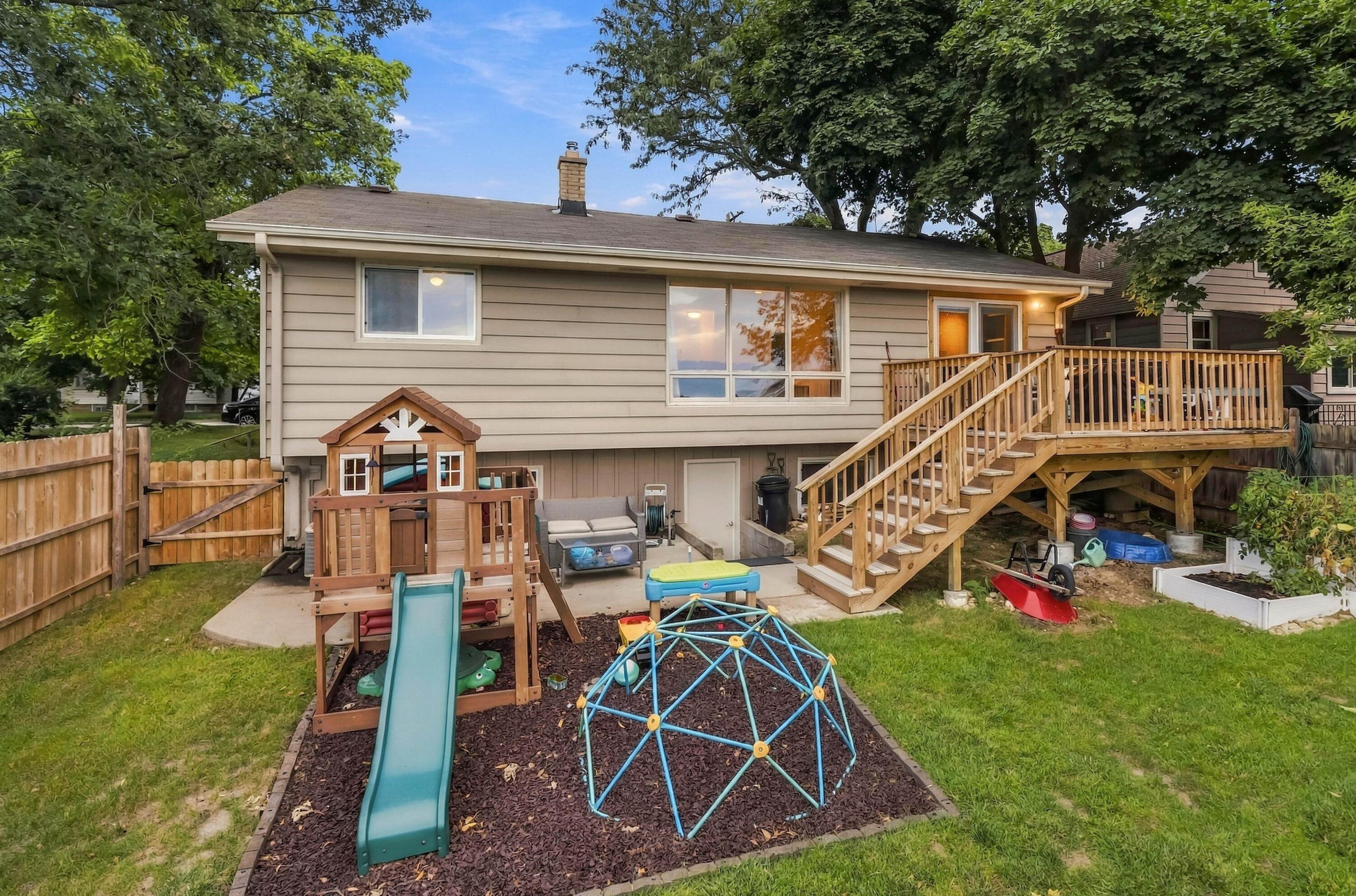 1007 Buena Vista Ave, Waukesha, Wisconsin, 53188