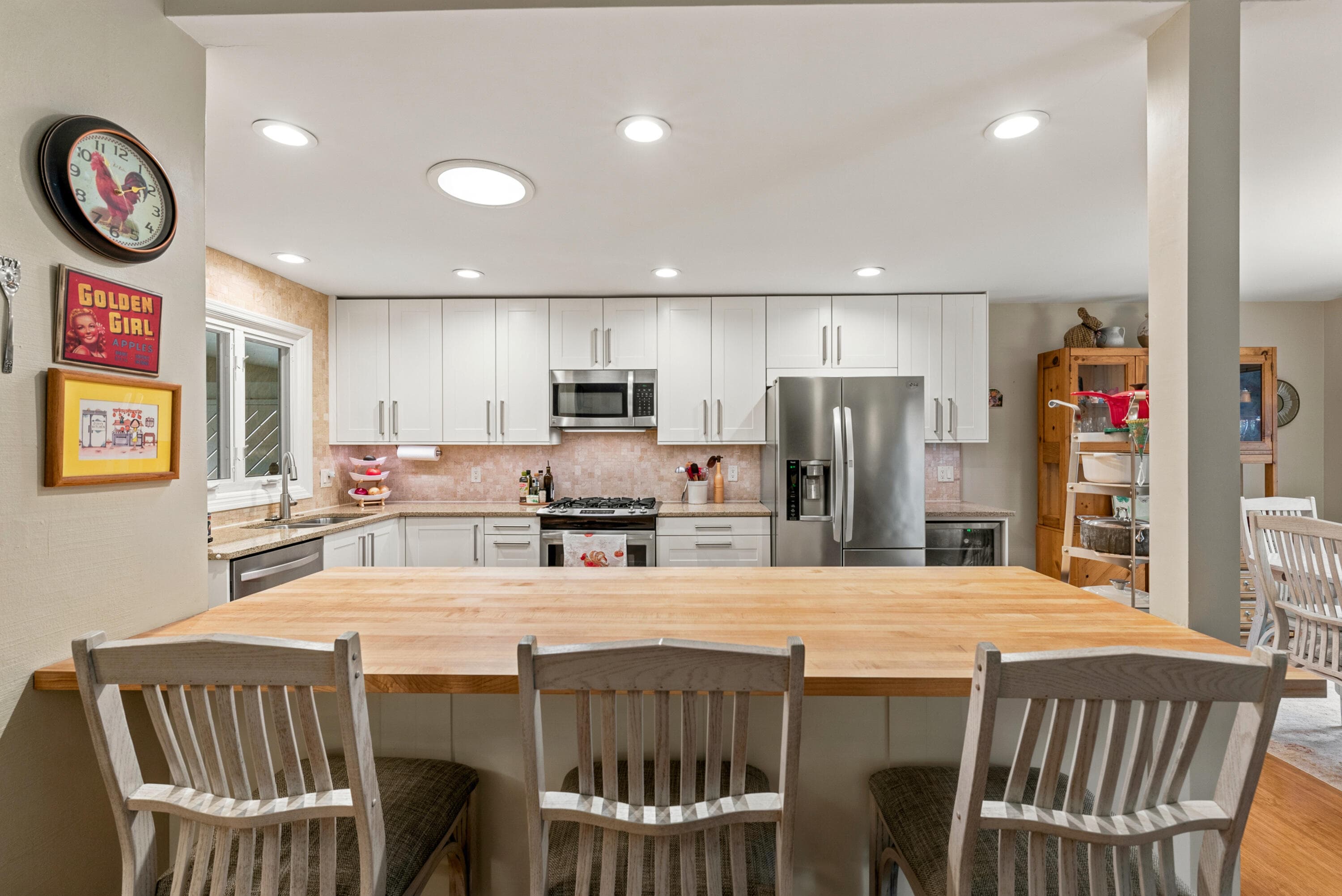 10305 N Adams Ct, Mequon, Wisconsin, 53092