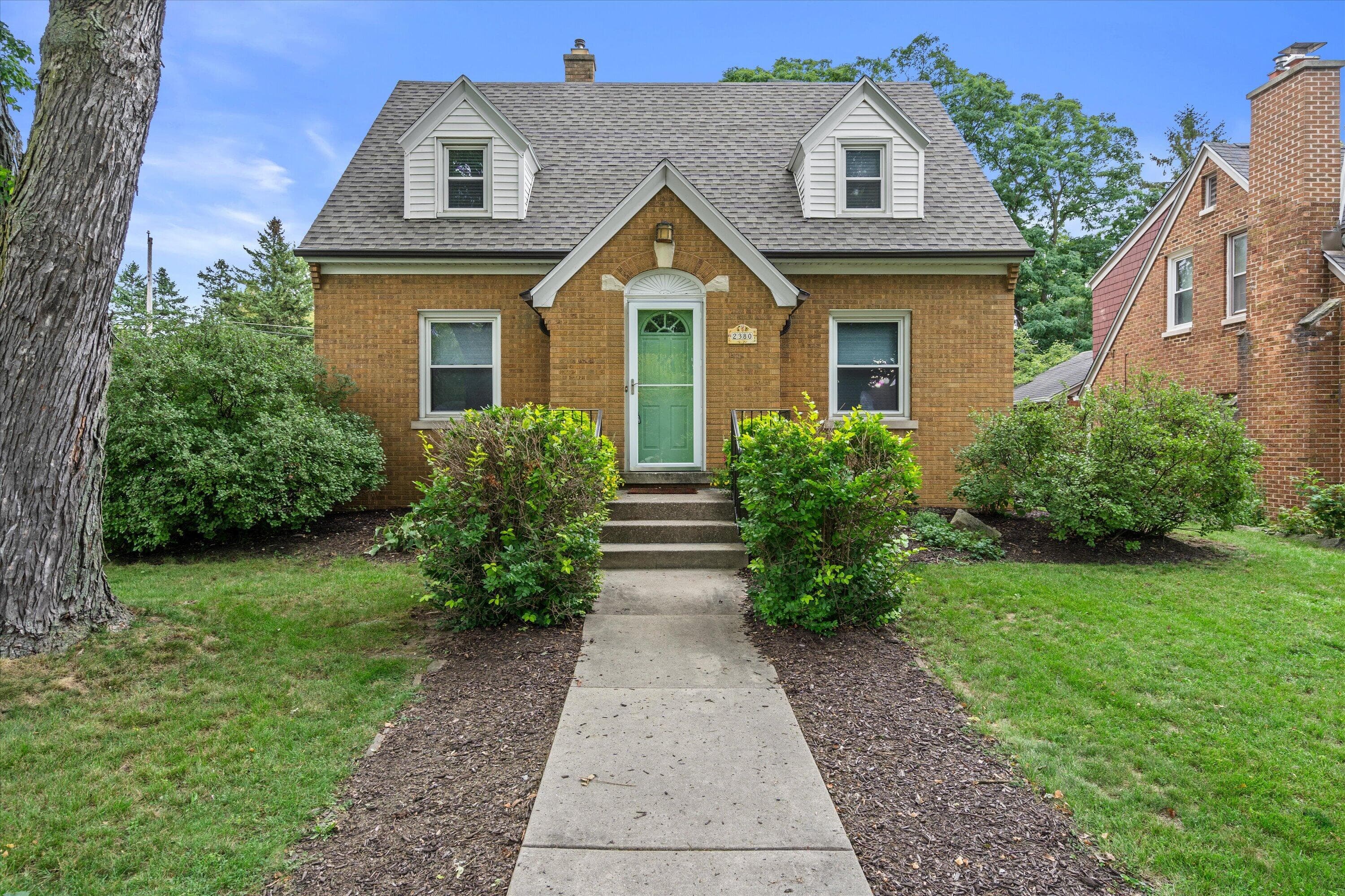 2380 N 115th St, Wauwatosa, Wisconsin, 53226
