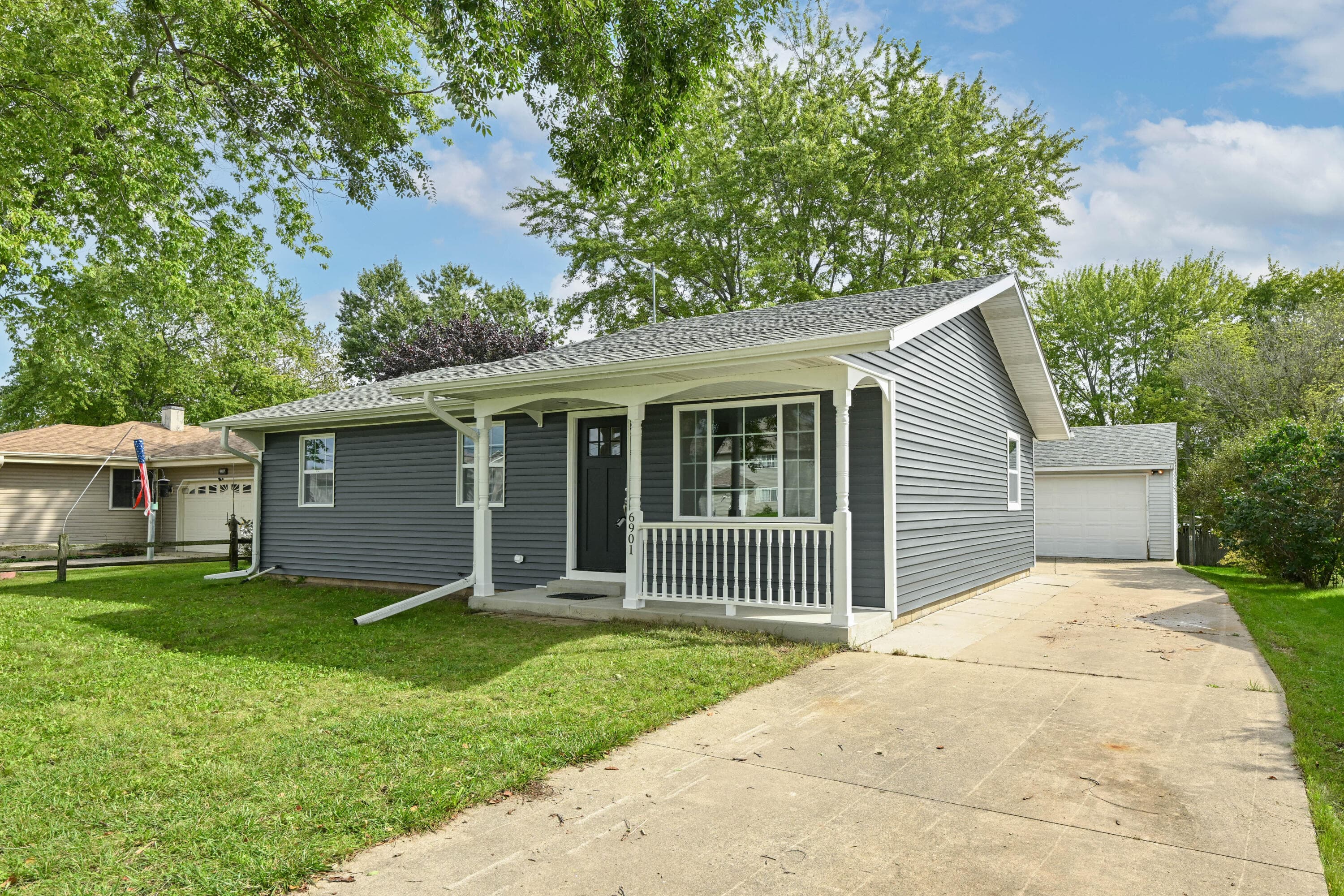 6901 Middle Rd, Caledonia, Wisconsin, 53402