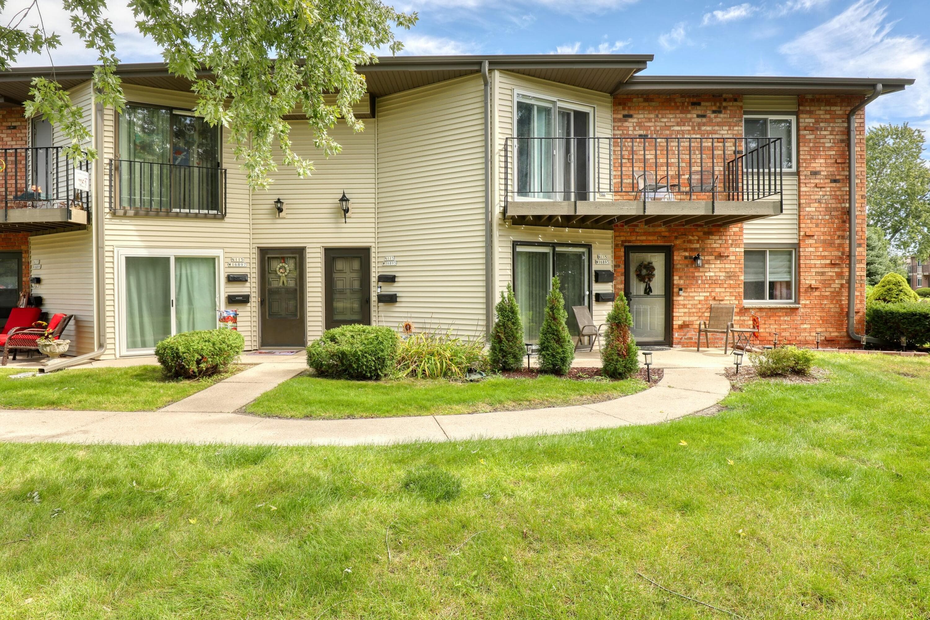 N115W16895 El Camino Dr, Germantown, Wisconsin, 53022