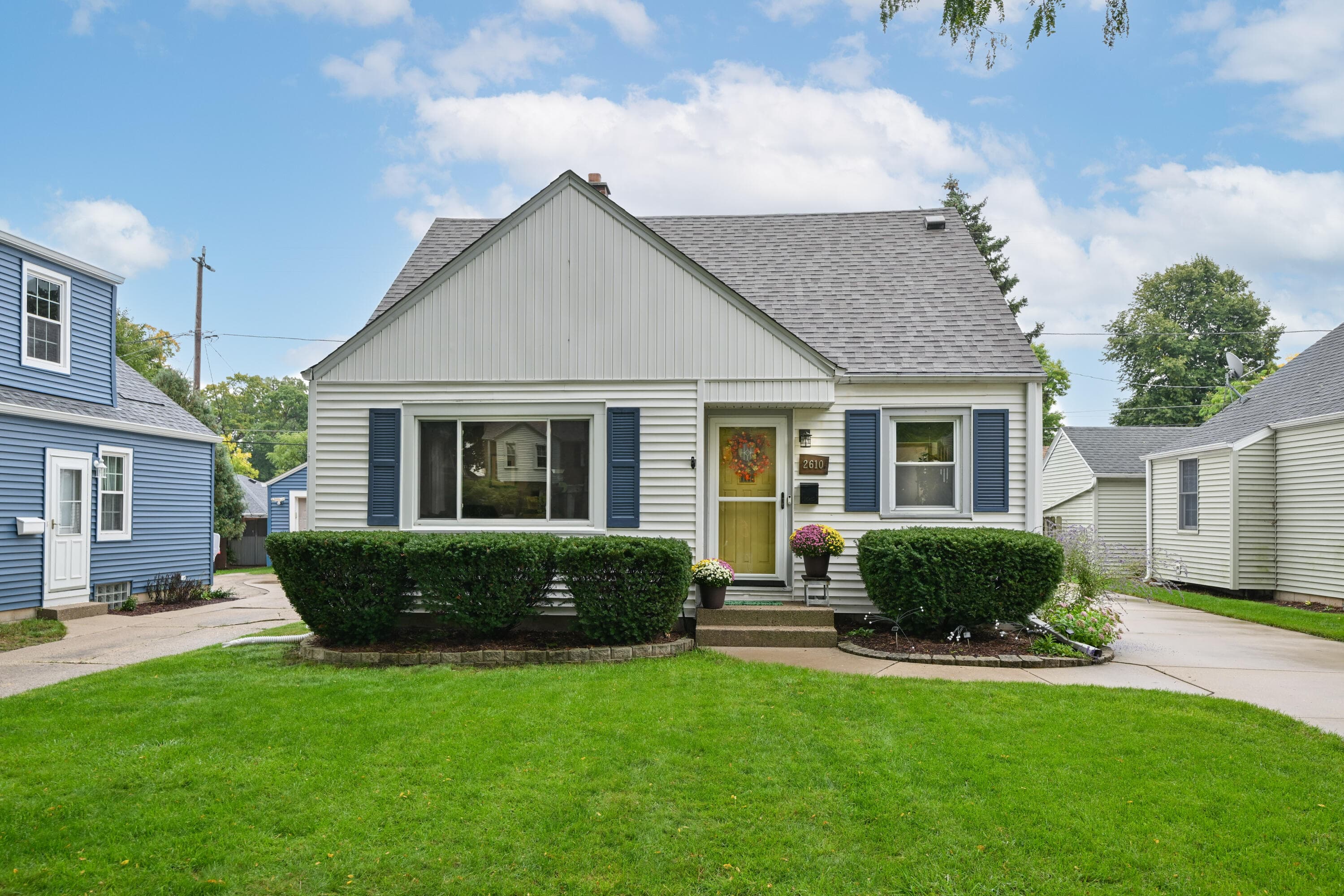 2610 N 75th St, Wauwatosa, Wisconsin, 53213
