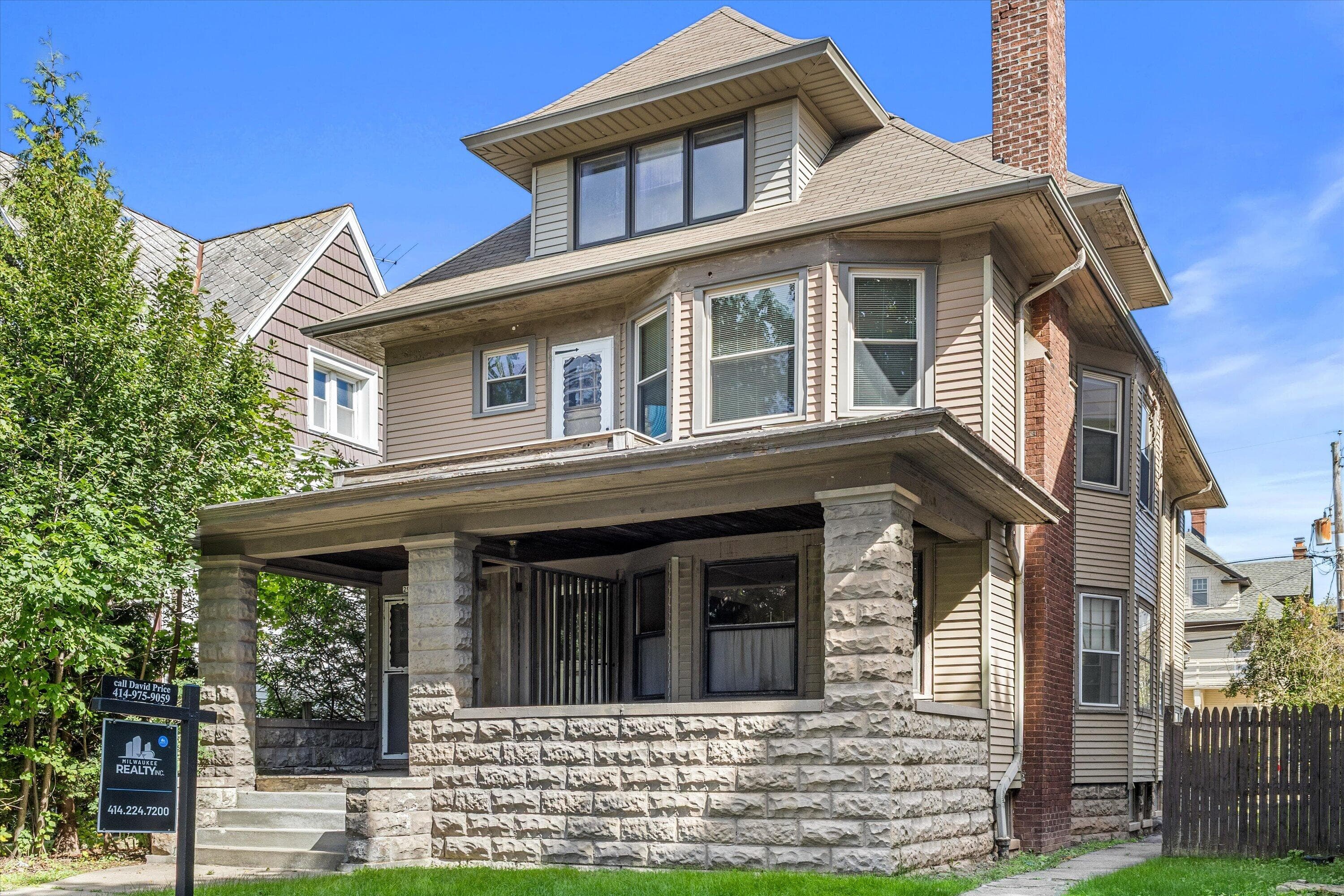 2912 N Maryland Ave, Milwaukee, Wisconsin, 53211