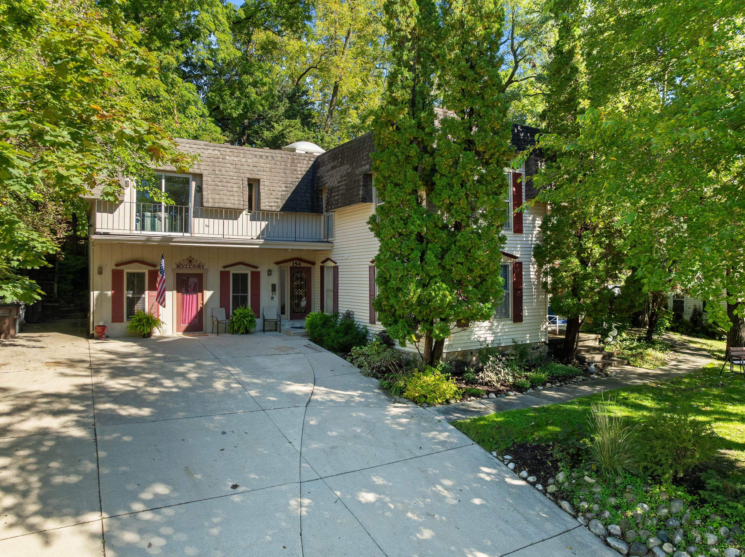 154 W Main, Fontana, Wisconsin, 53125