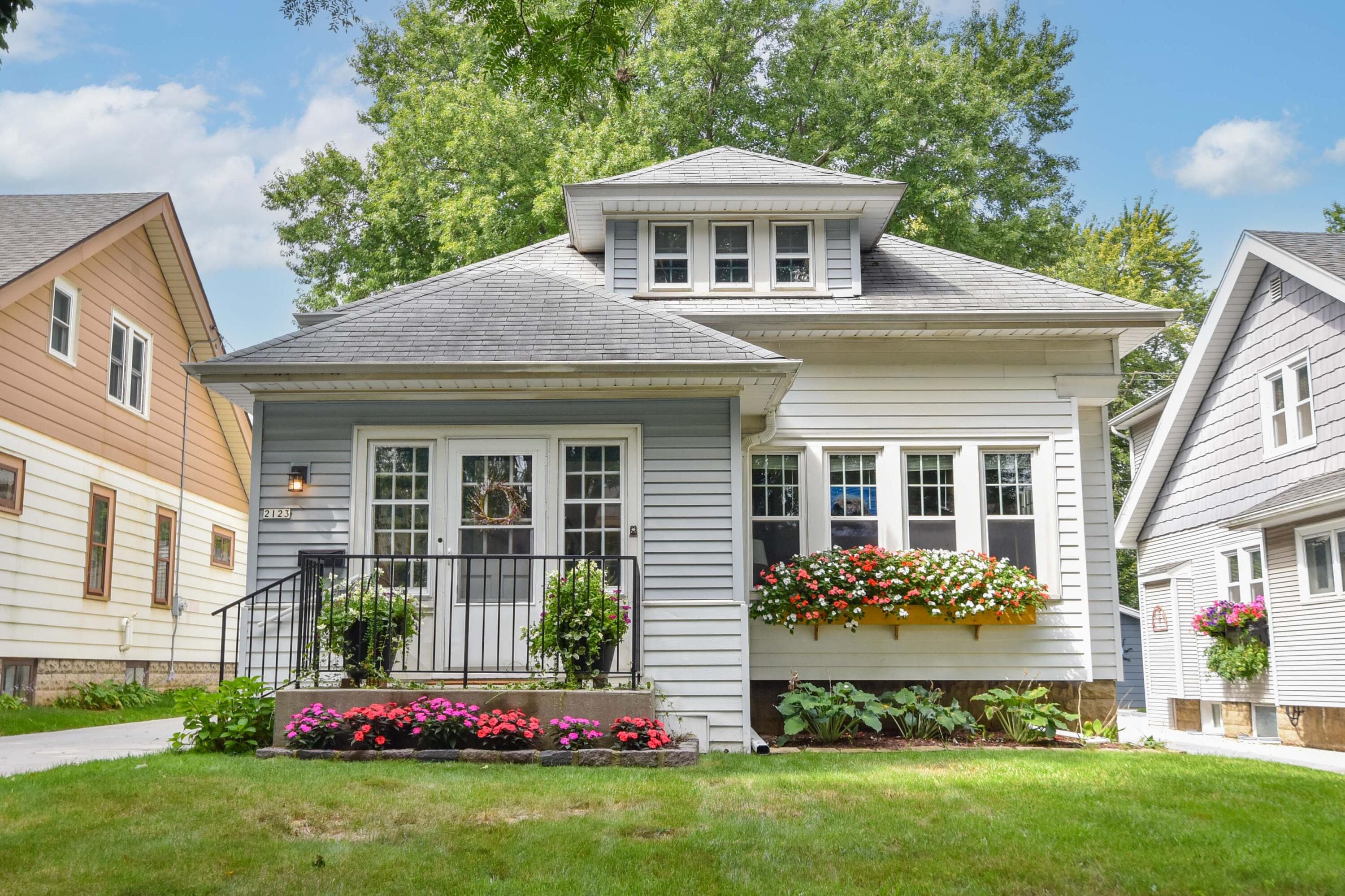 2123 N 71st St, Wauwatosa, Wisconsin, 53213