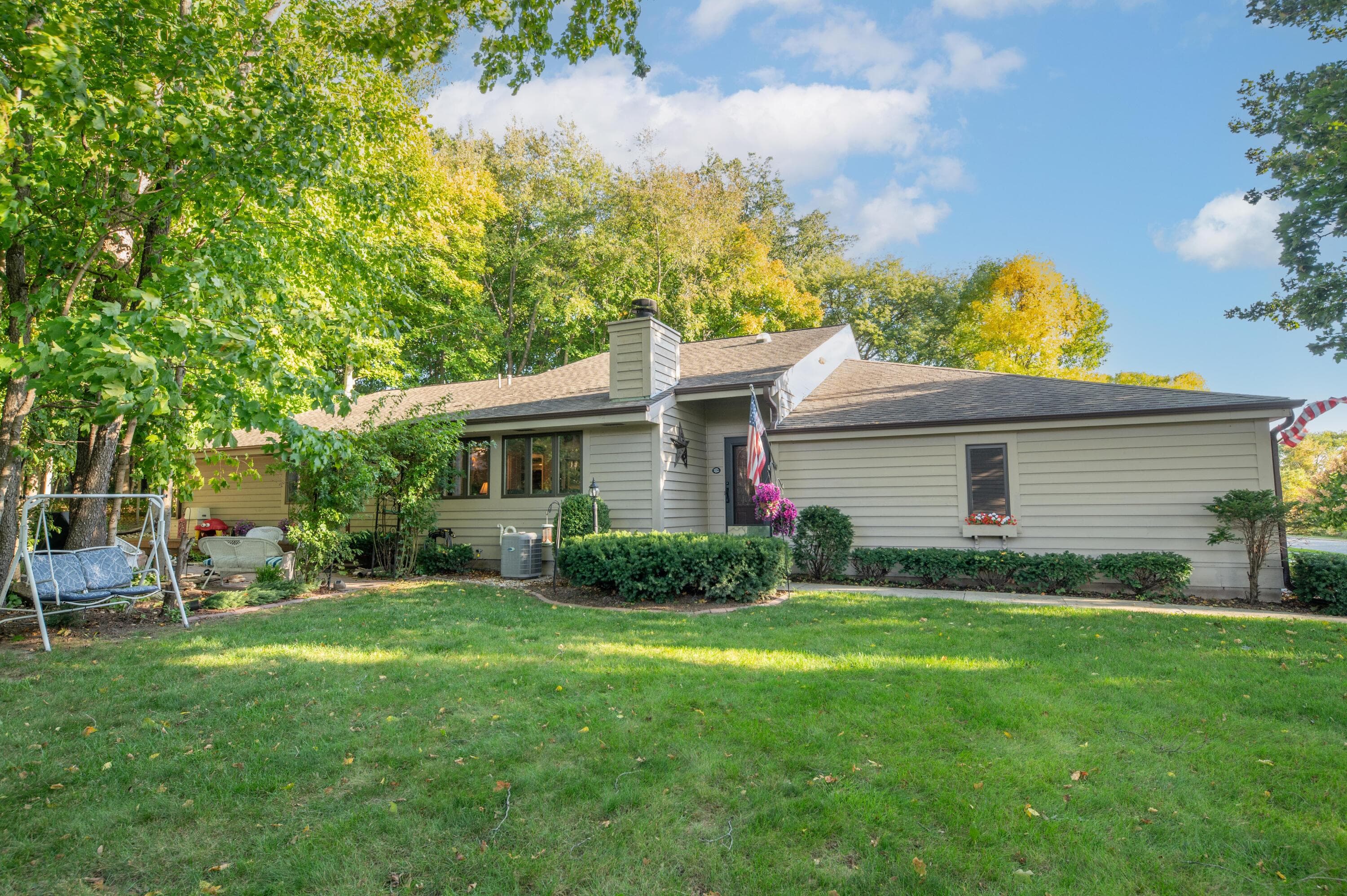 W136N8124 River Park Dr, Menomonee Falls, Wisconsin, 53051