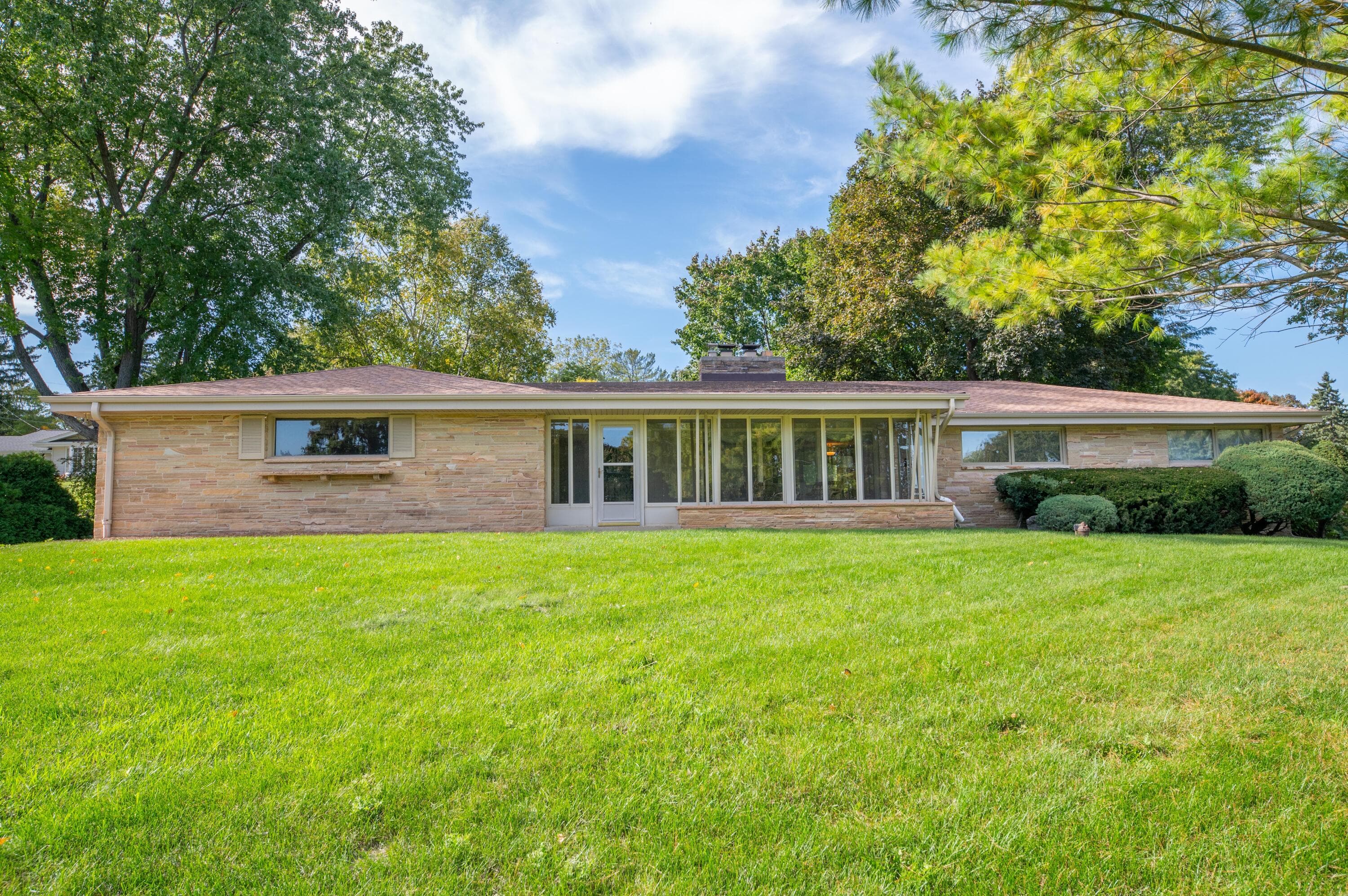 15300 High Knoll Ln, Brookfield, Wisconsin, 53005