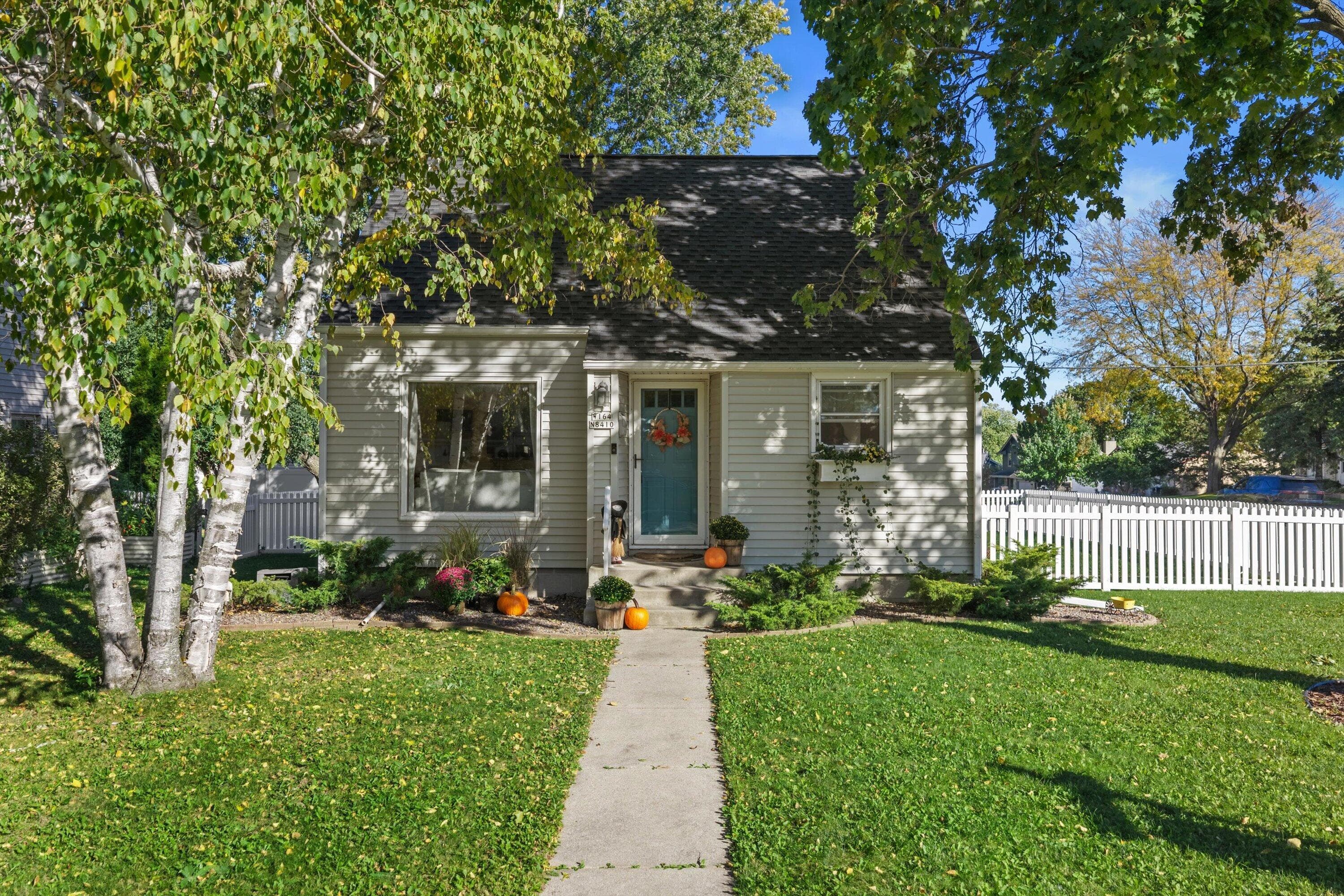 W164N8410 Hiawatha Ave, Menomonee Falls, Wisconsin, 53051