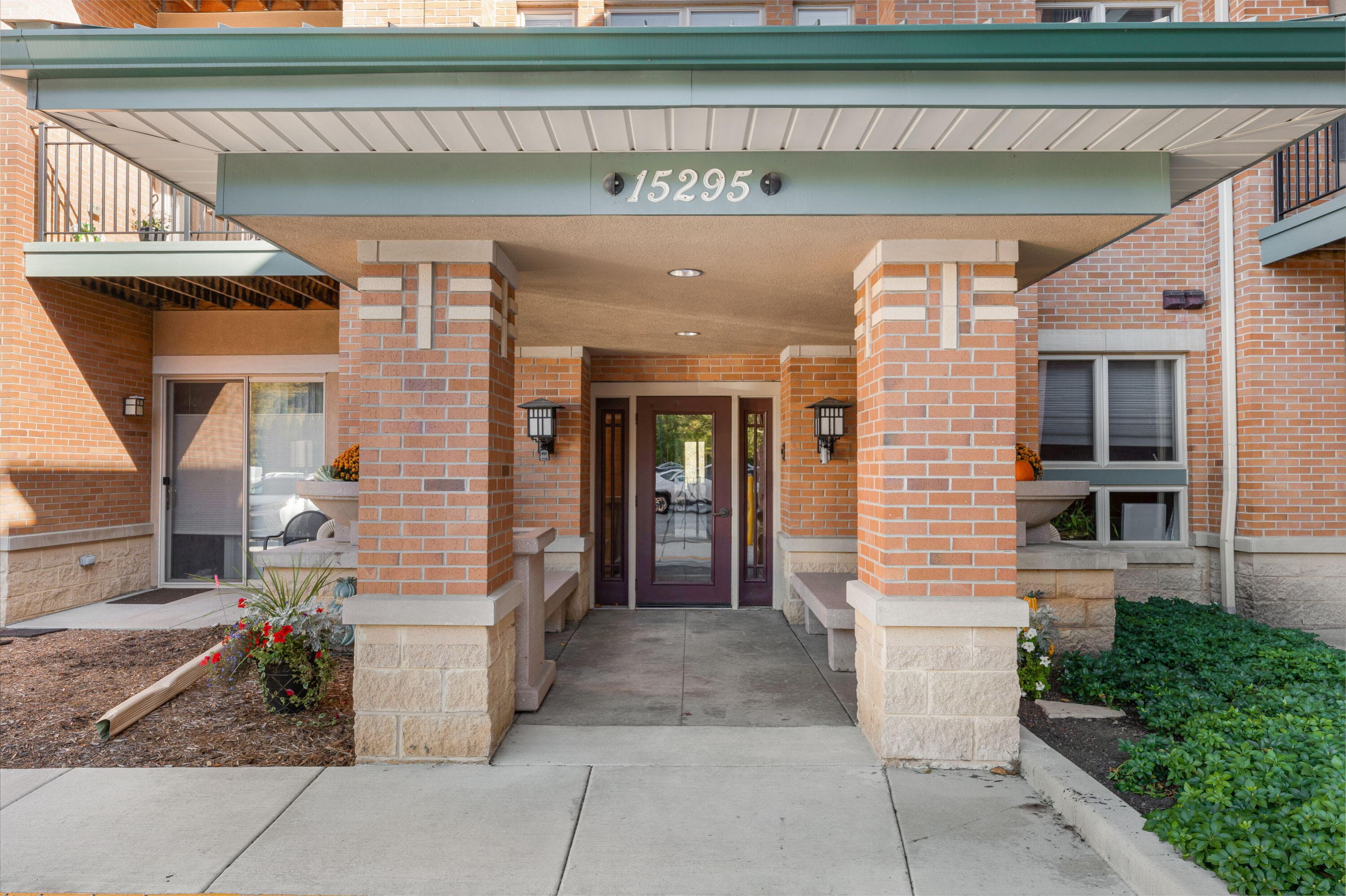 15295 W Library Ln, New Berlin, Wisconsin, 53151