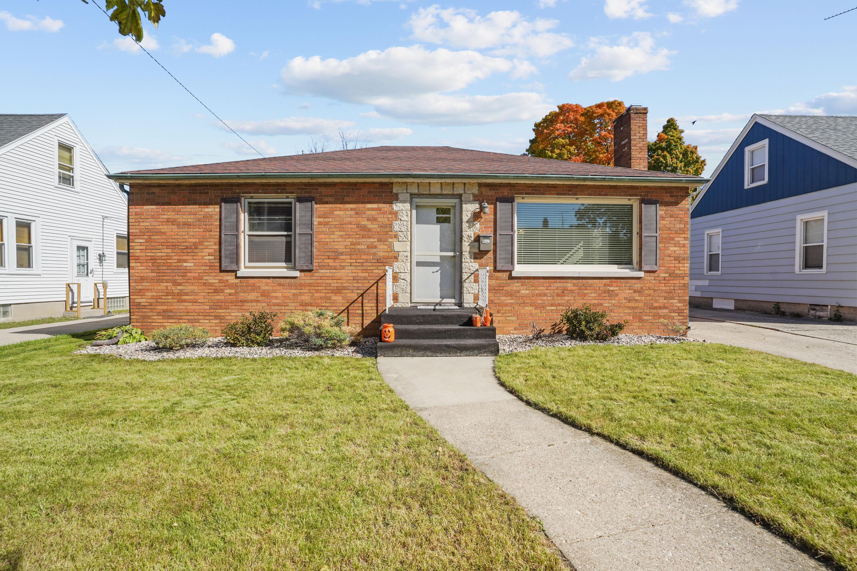 7827 23rd Ave, Kenosha, Wisconsin, 53143