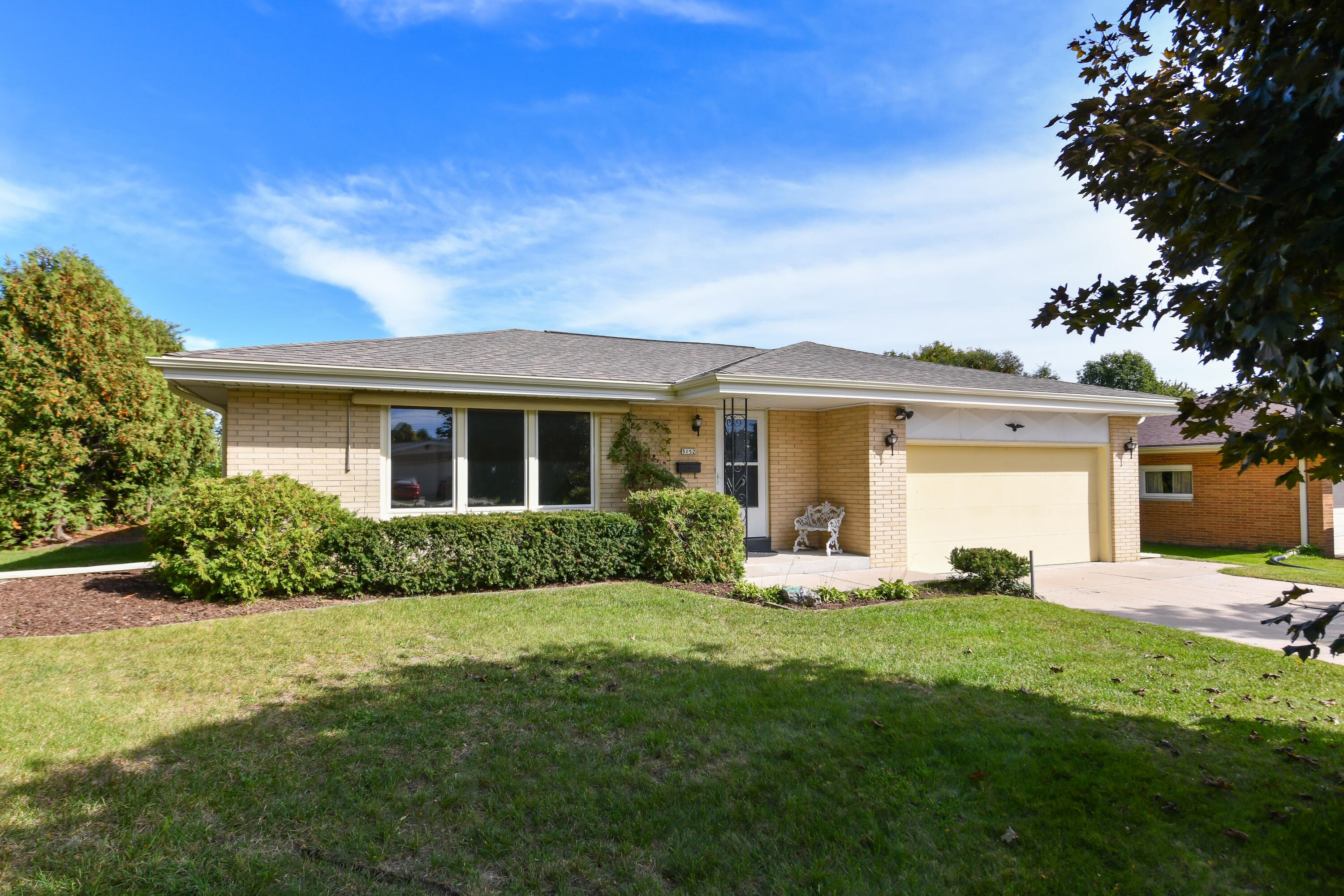 5152 Maplewood Dr, Greendale, Wisconsin, 53129