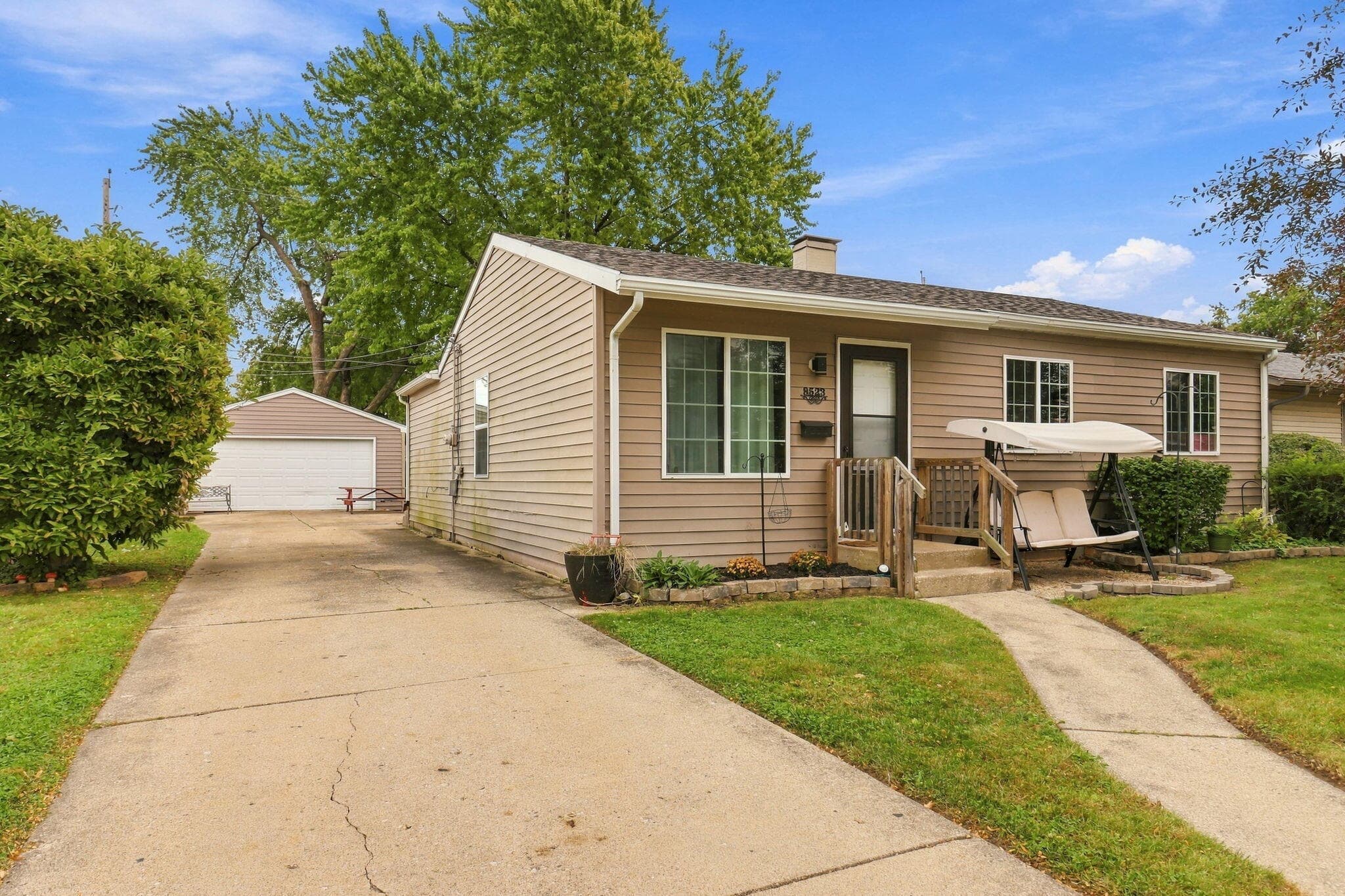 8523 21st Ave, Kenosha, Wisconsin, 53143